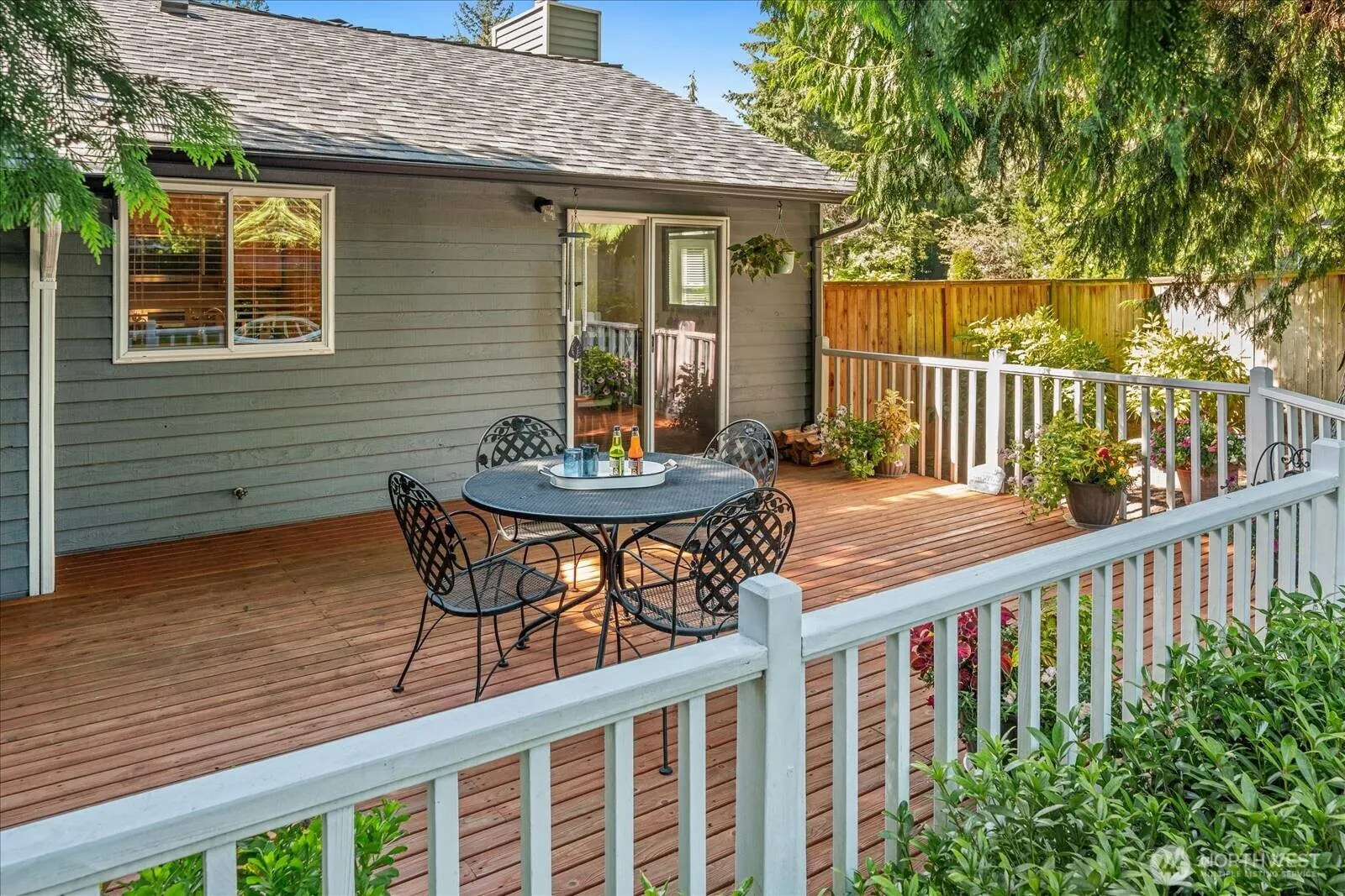 22414 NE 12th Court , Sammamish, WA 98074-6817
