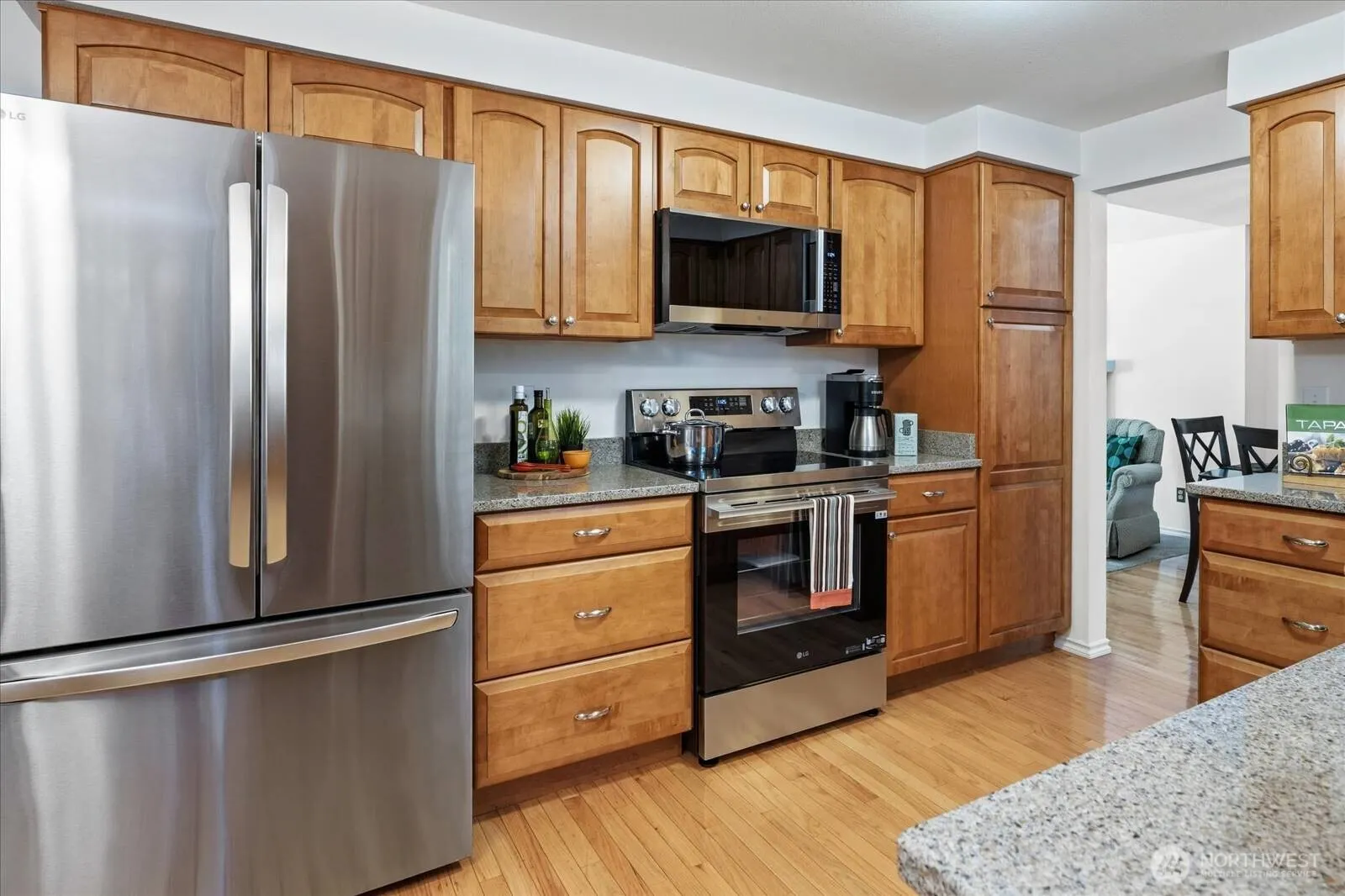 22414 NE 12th Court , Sammamish, WA 98074-6817