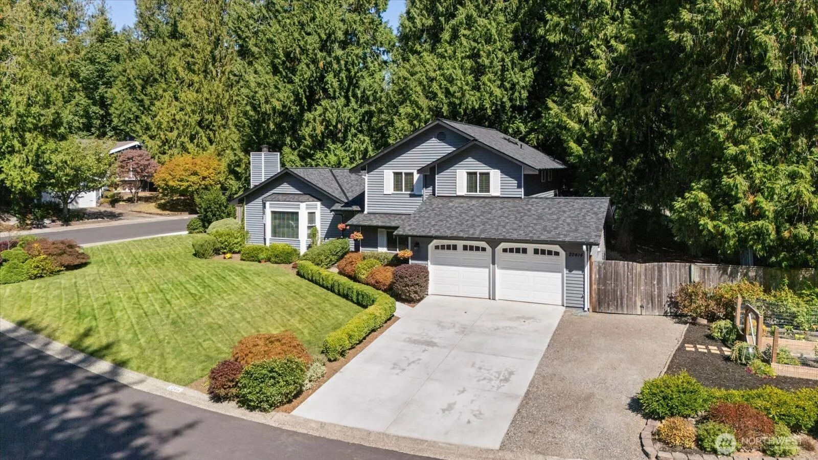22414 NE 12th Court , Sammamish, WA 98074-6817