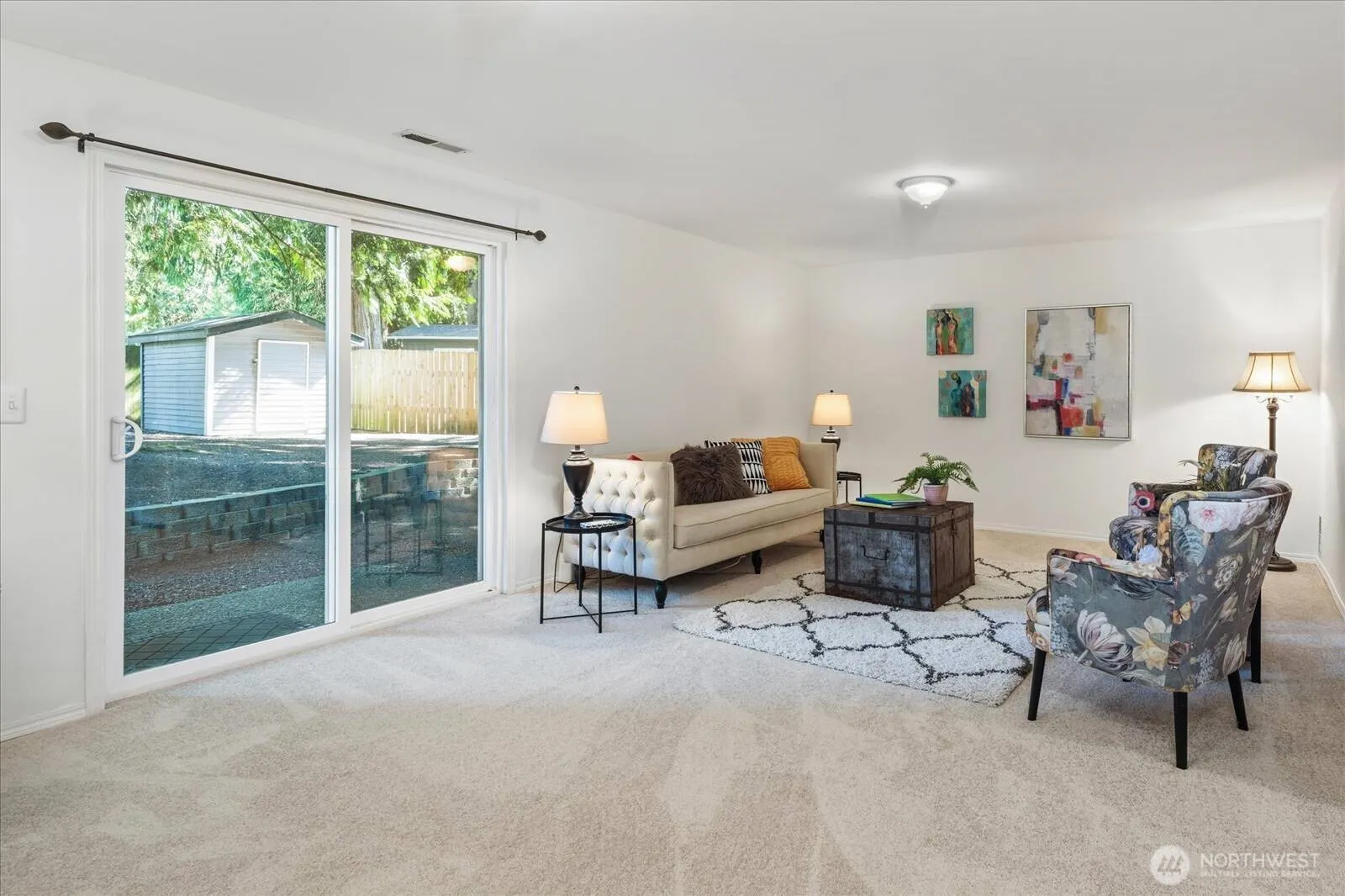 22414 NE 12th Court , Sammamish, WA 98074-6817