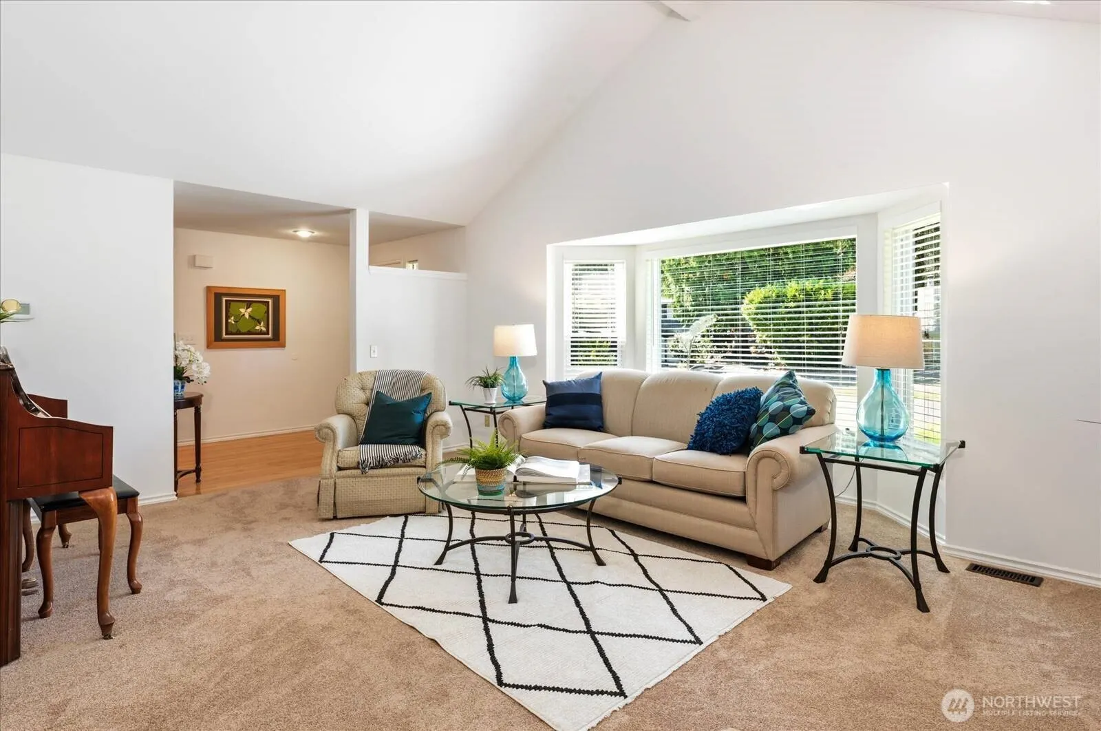 22414 NE 12th Court , Sammamish, WA 98074-6817