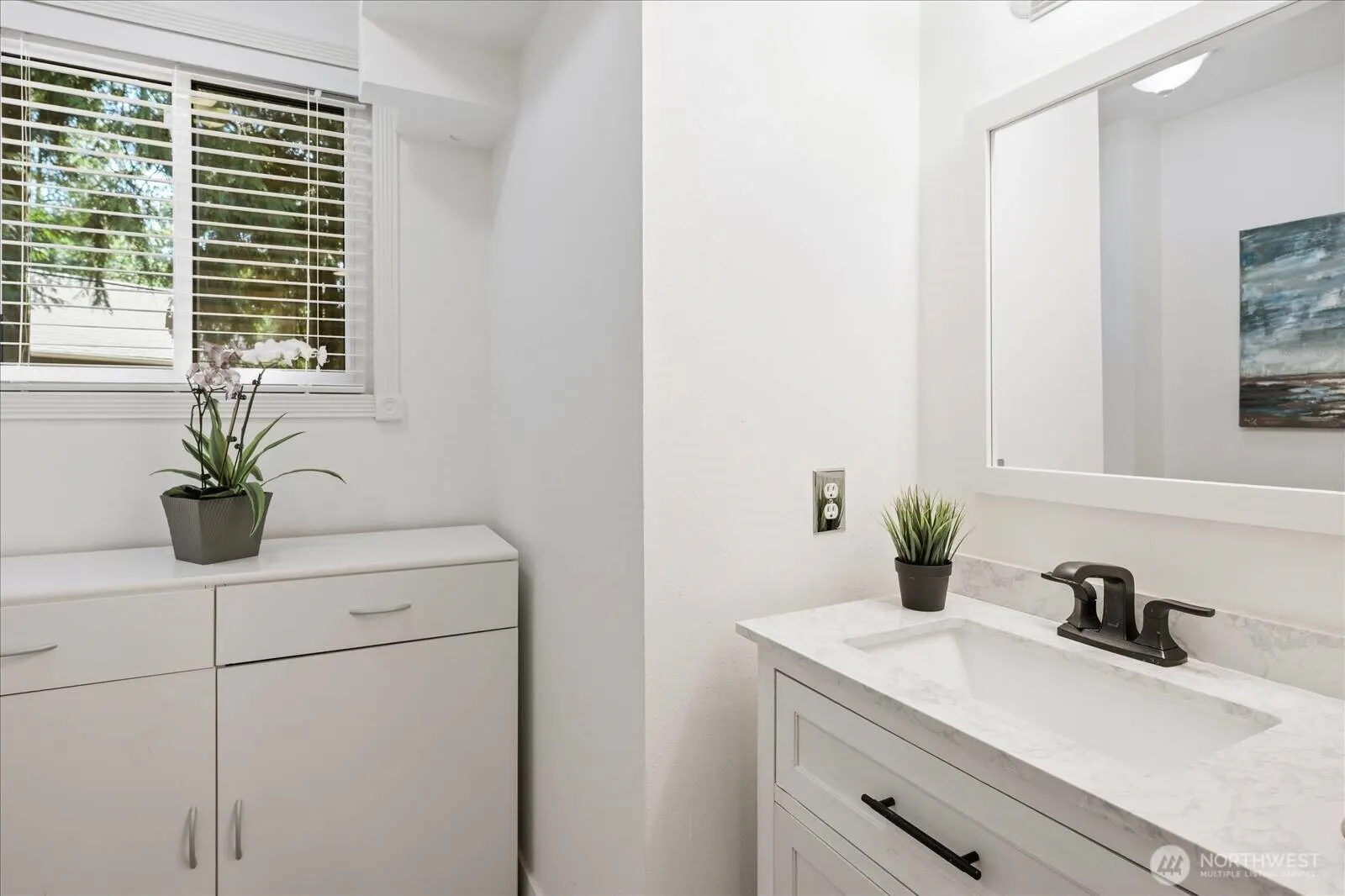 22414 NE 12th Court , Sammamish, WA 98074-6817
