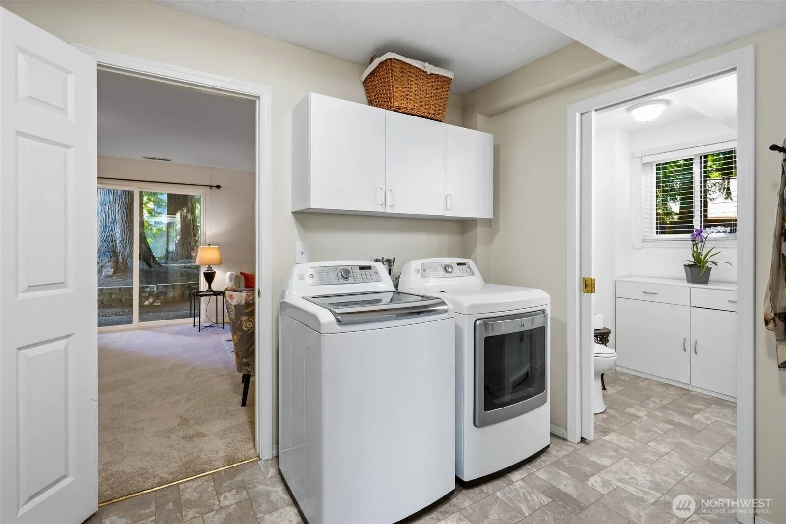 22414 NE 12th Court , Sammamish, WA 98074-6817