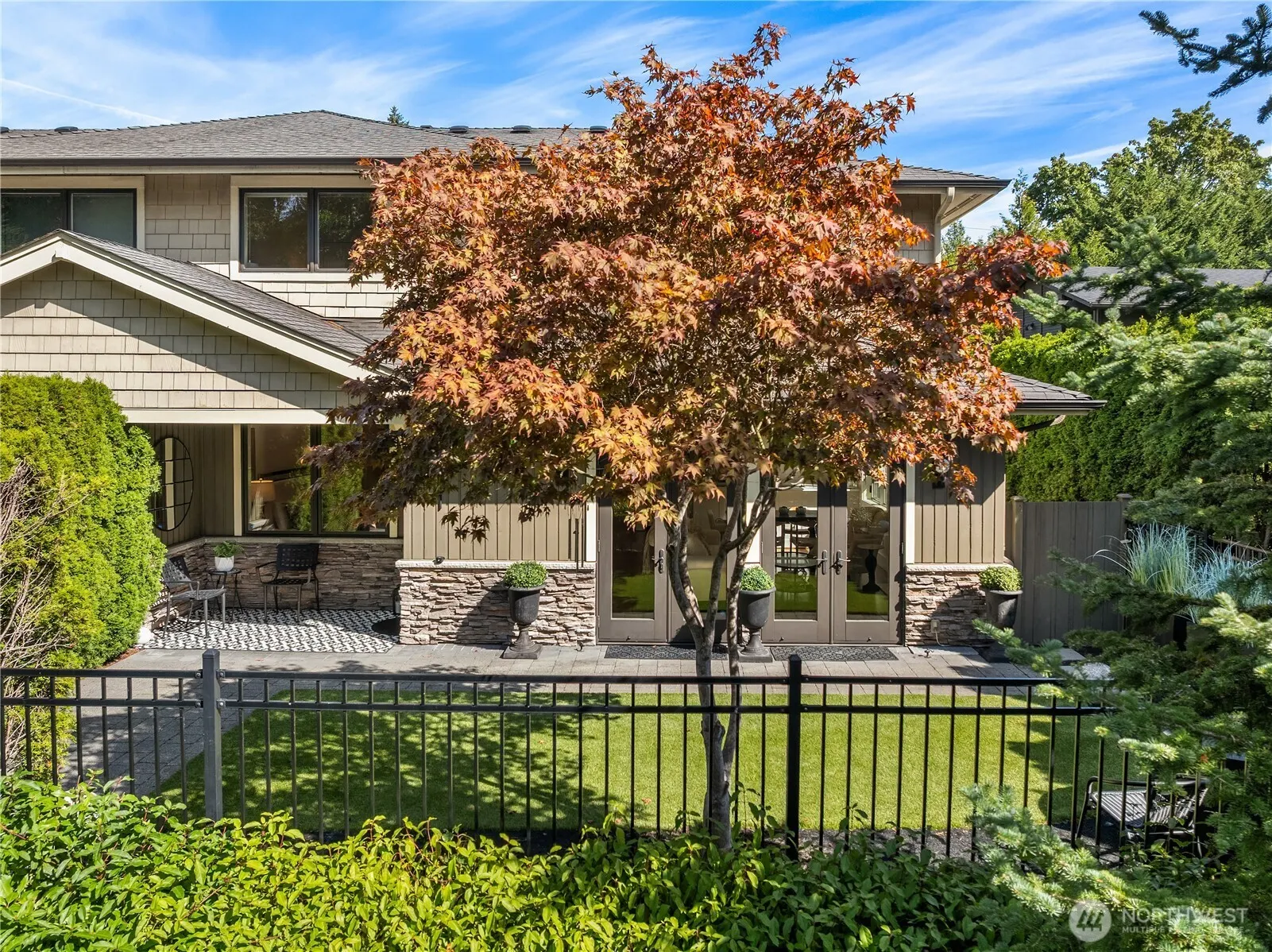 9801 NE 4th Street #D, Bellevue, WA 98004-5411