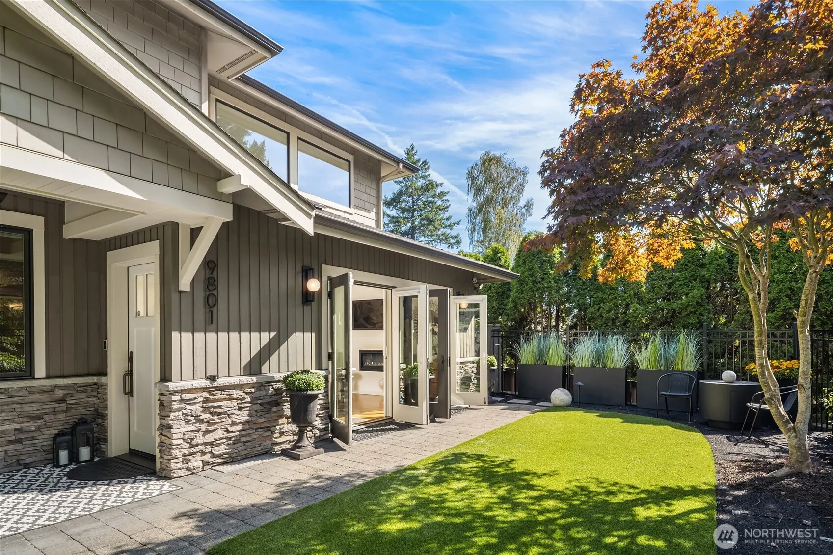 9801 NE 4th Street #D, Bellevue, WA 98004-5411
