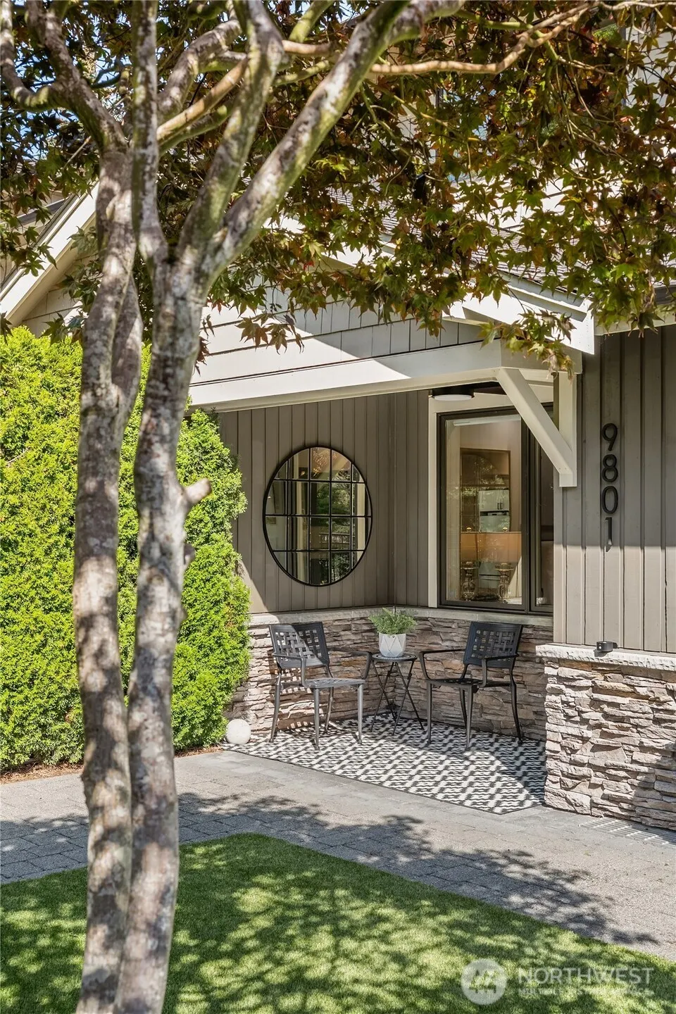 9801 NE 4th Street #D, Bellevue, WA 98004-5411