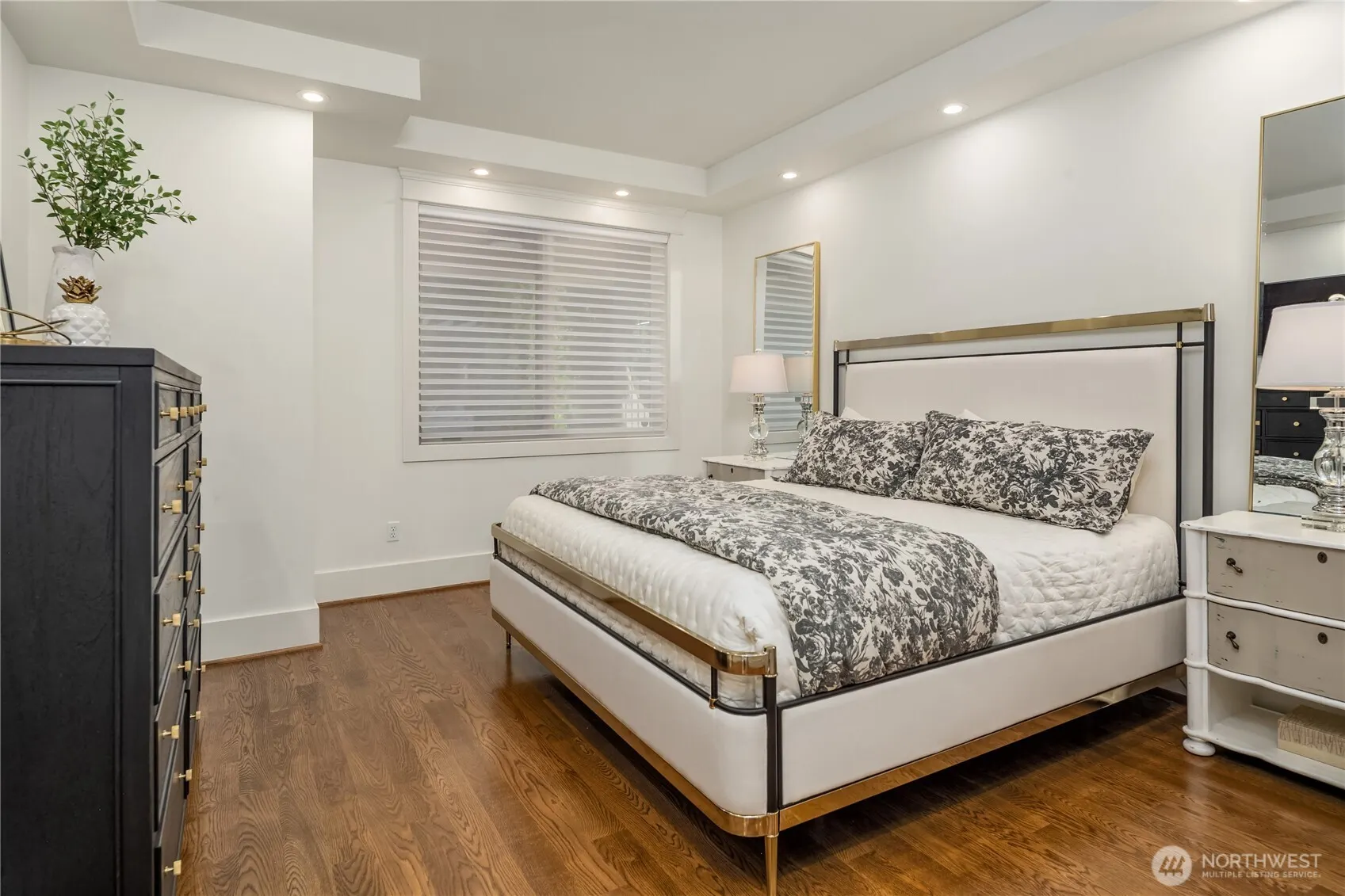 9801 NE 4th Street #D, Bellevue, WA 98004-5411