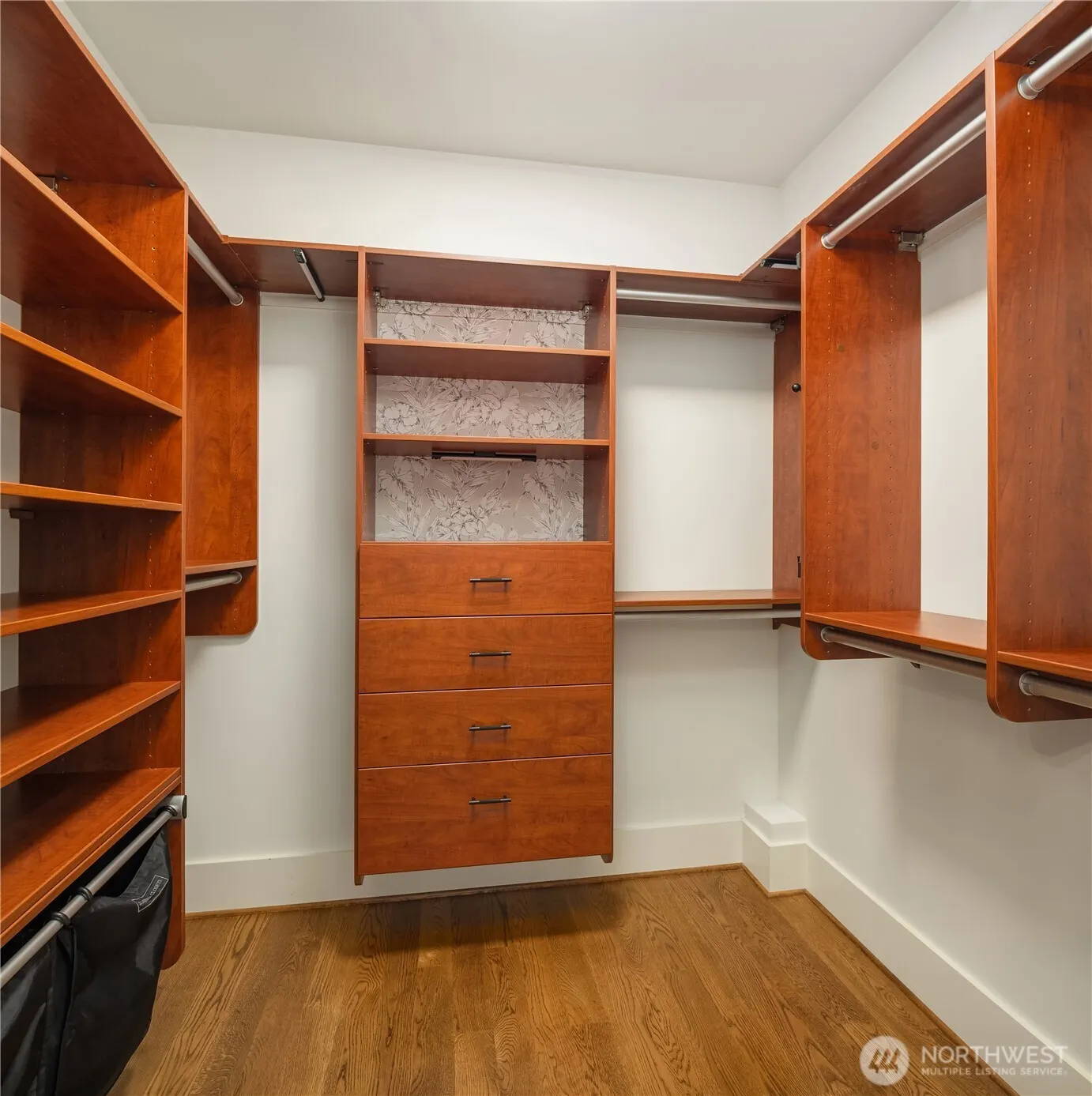 9801 NE 4th Street #D, Bellevue, WA 98004-5411