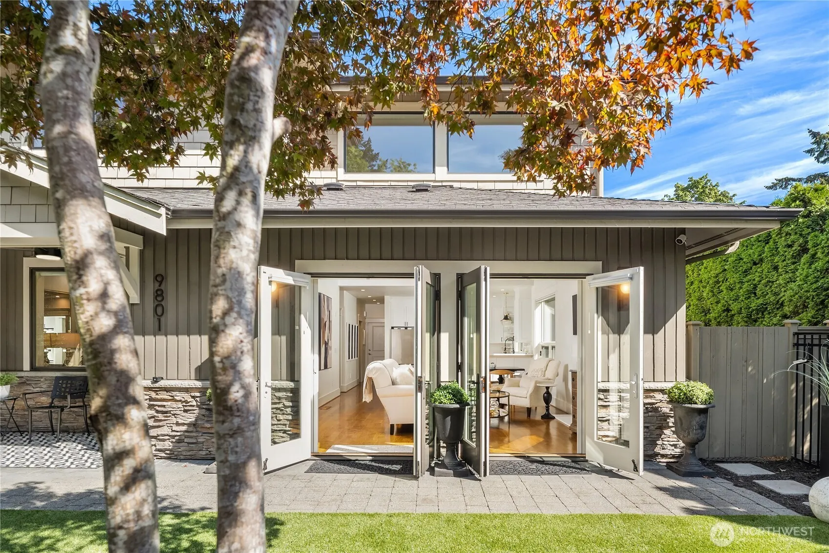 9801 NE 4th Street #D, Bellevue, WA 98004-5411
