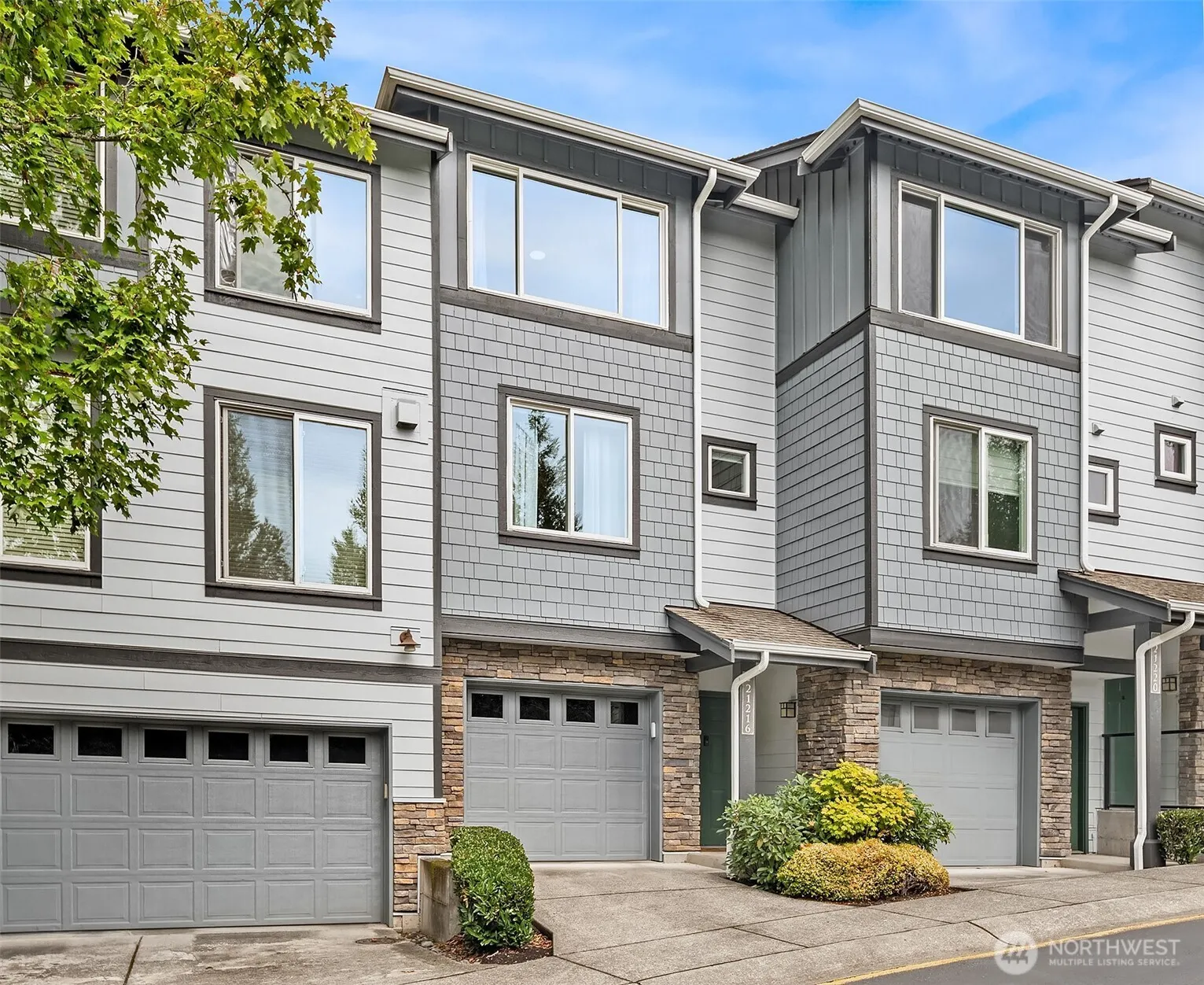 21216 SE 42nd Lane , Issaquah, WA 98029