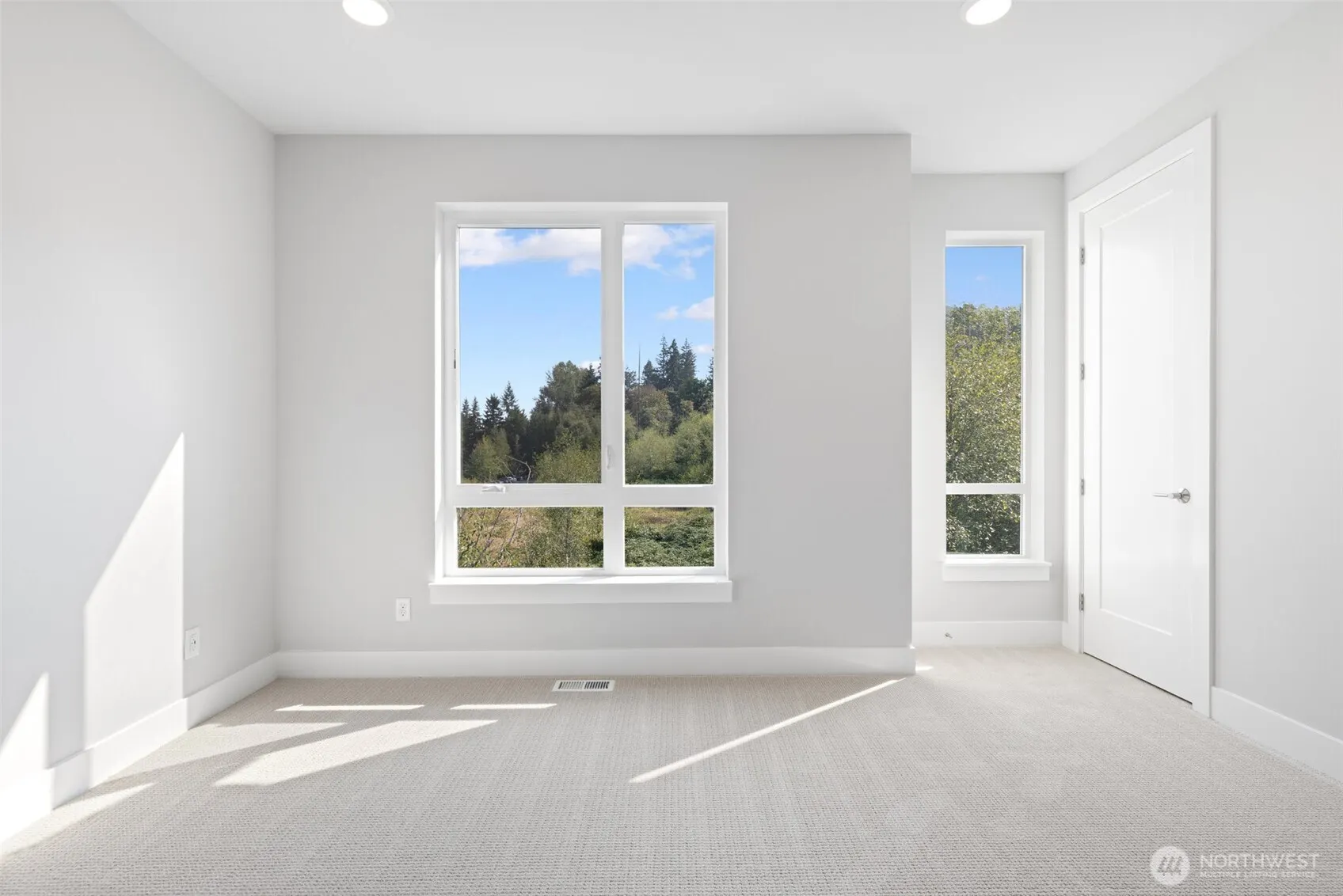13940 NE 123rd Way #304, Redmond, WA 98052
