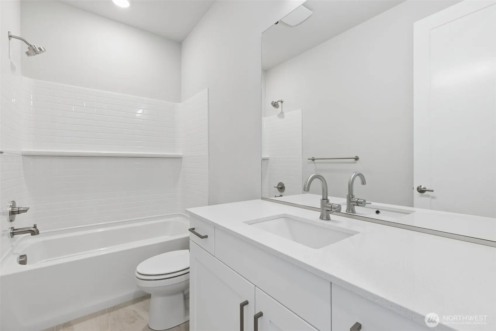 13940 NE 123rd Way #304, Redmond, WA 98052