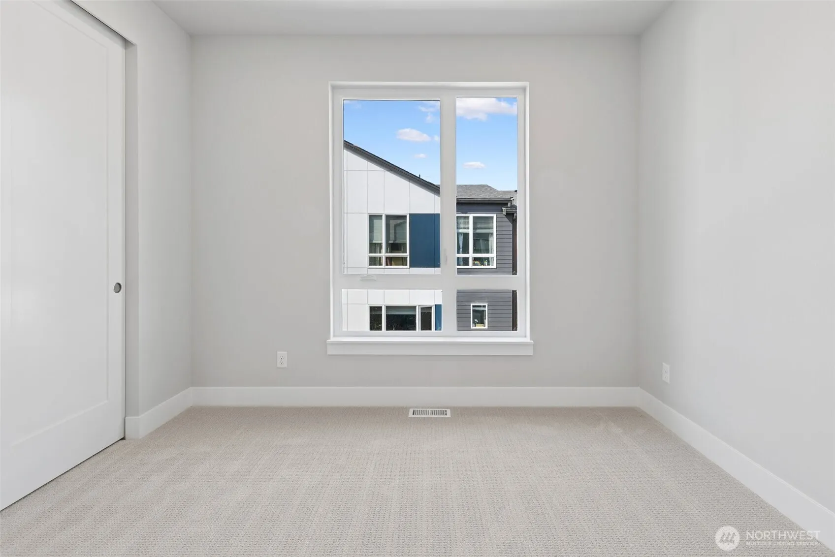 13940 NE 123rd Way #304, Redmond, WA 98052