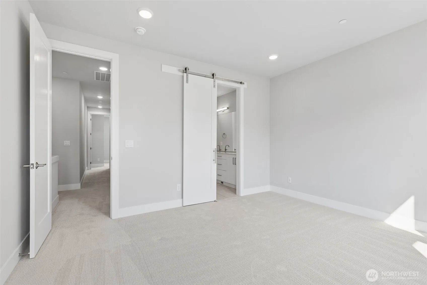 13940 NE 123rd Way #304, Redmond, WA 98052