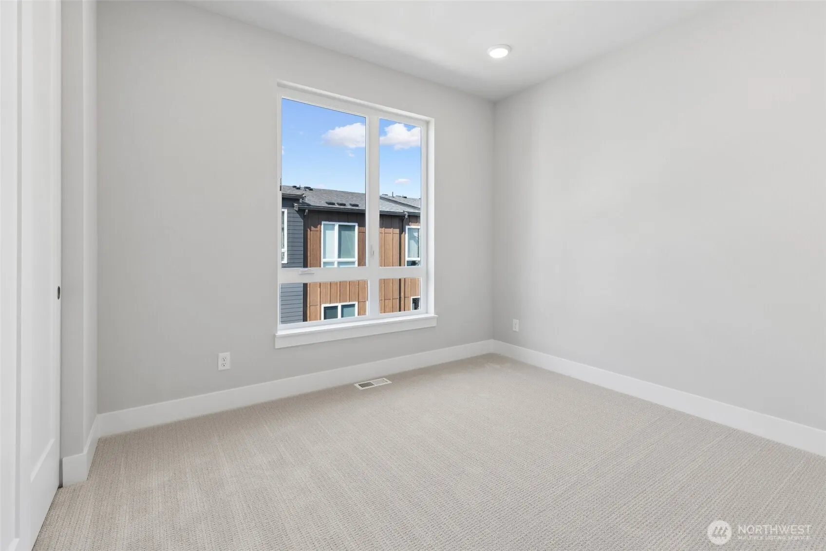 13940 NE 123rd Way #304, Redmond, WA 98052