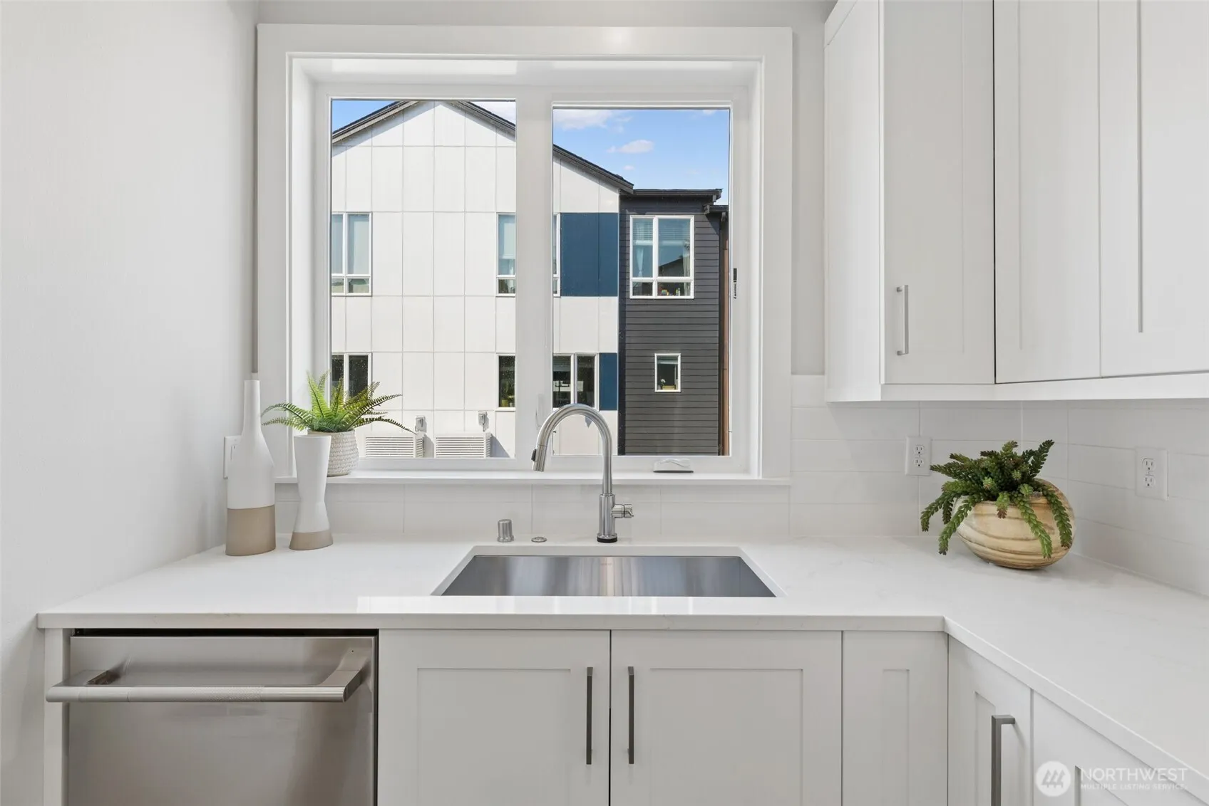 13940 NE 123rd Way #304, Redmond, WA 98052