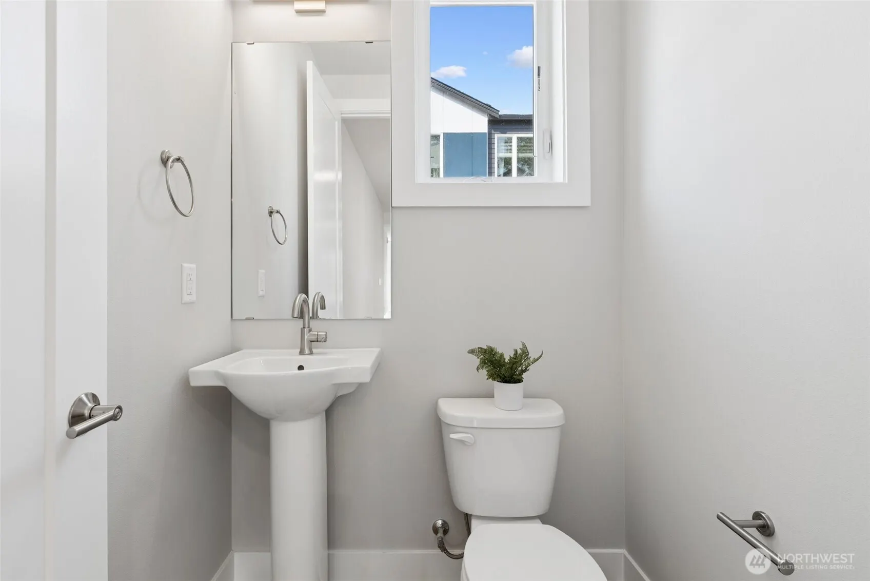 13940 NE 123rd Way #304, Redmond, WA 98052