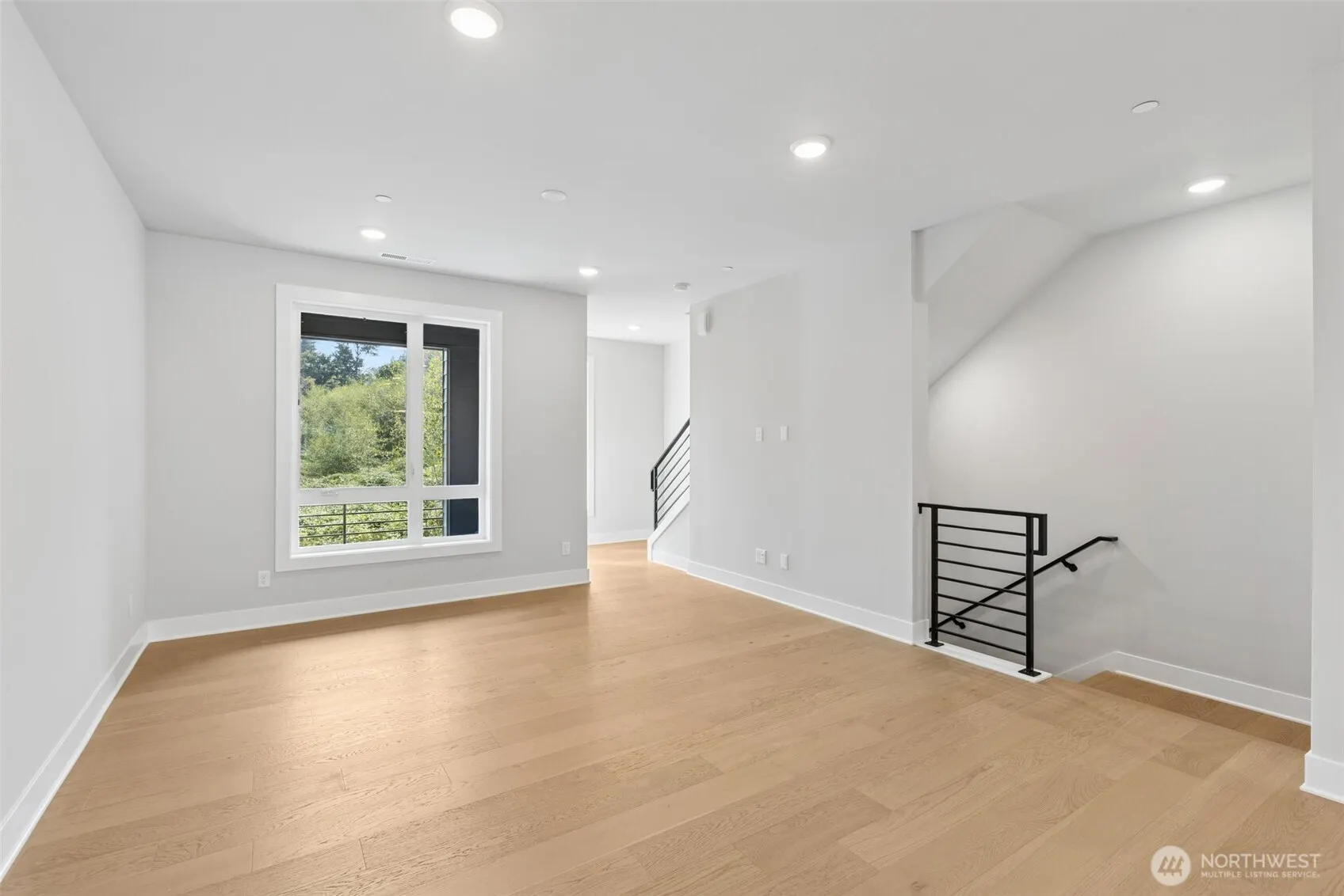 13940 NE 123rd Way #304, Redmond, WA 98052