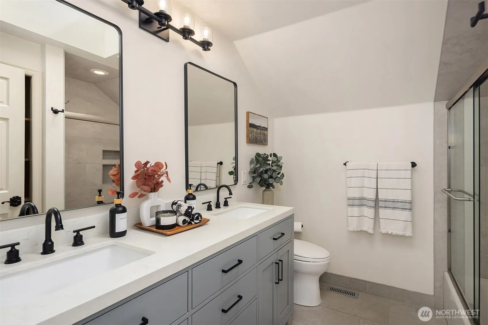 22008 NE 66th Place , Redmond, WA 98053