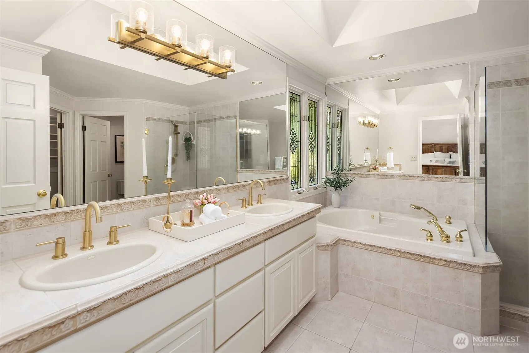 22008 NE 66th Place , Redmond, WA 98053