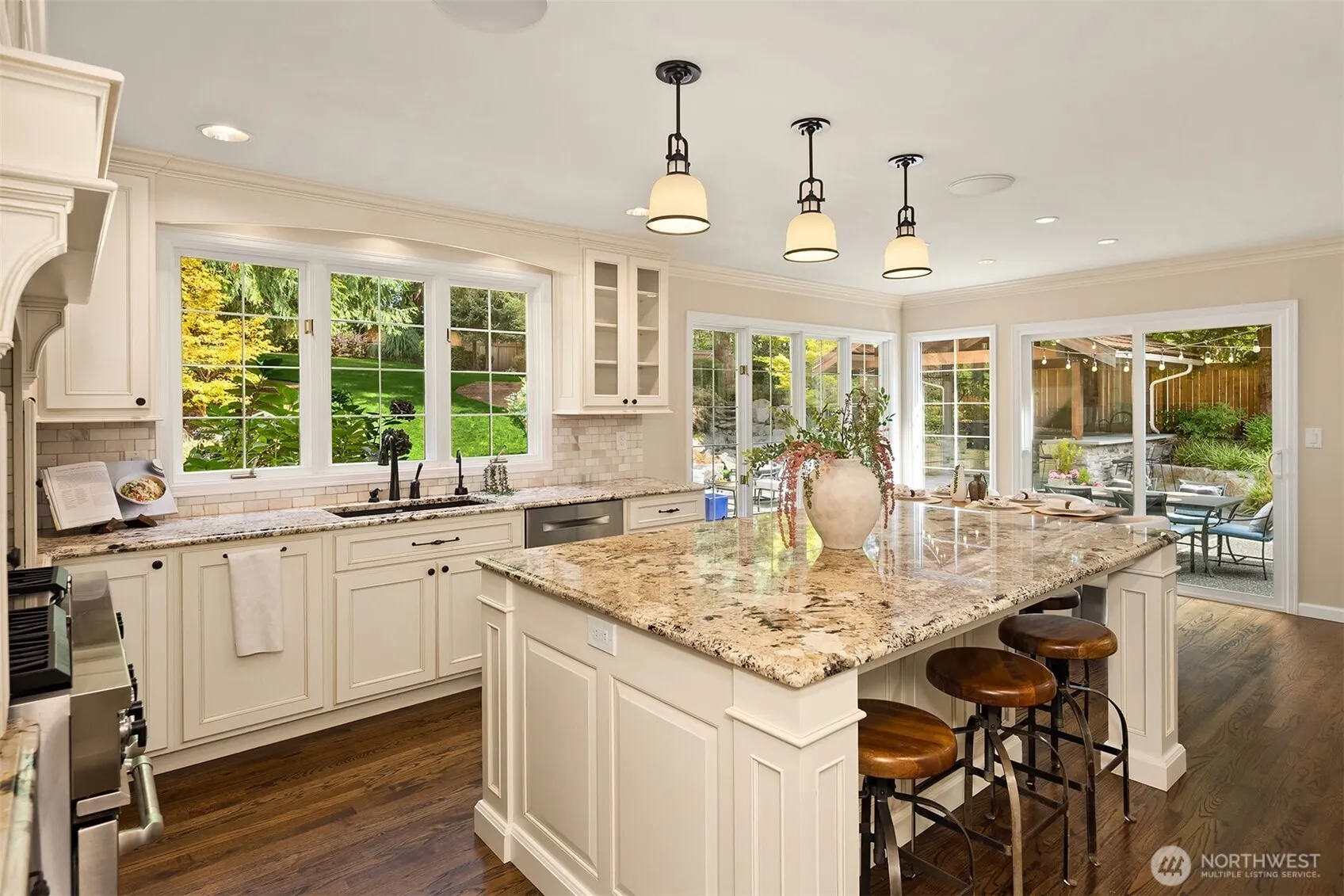 22008 NE 66th Place , Redmond, WA 98053