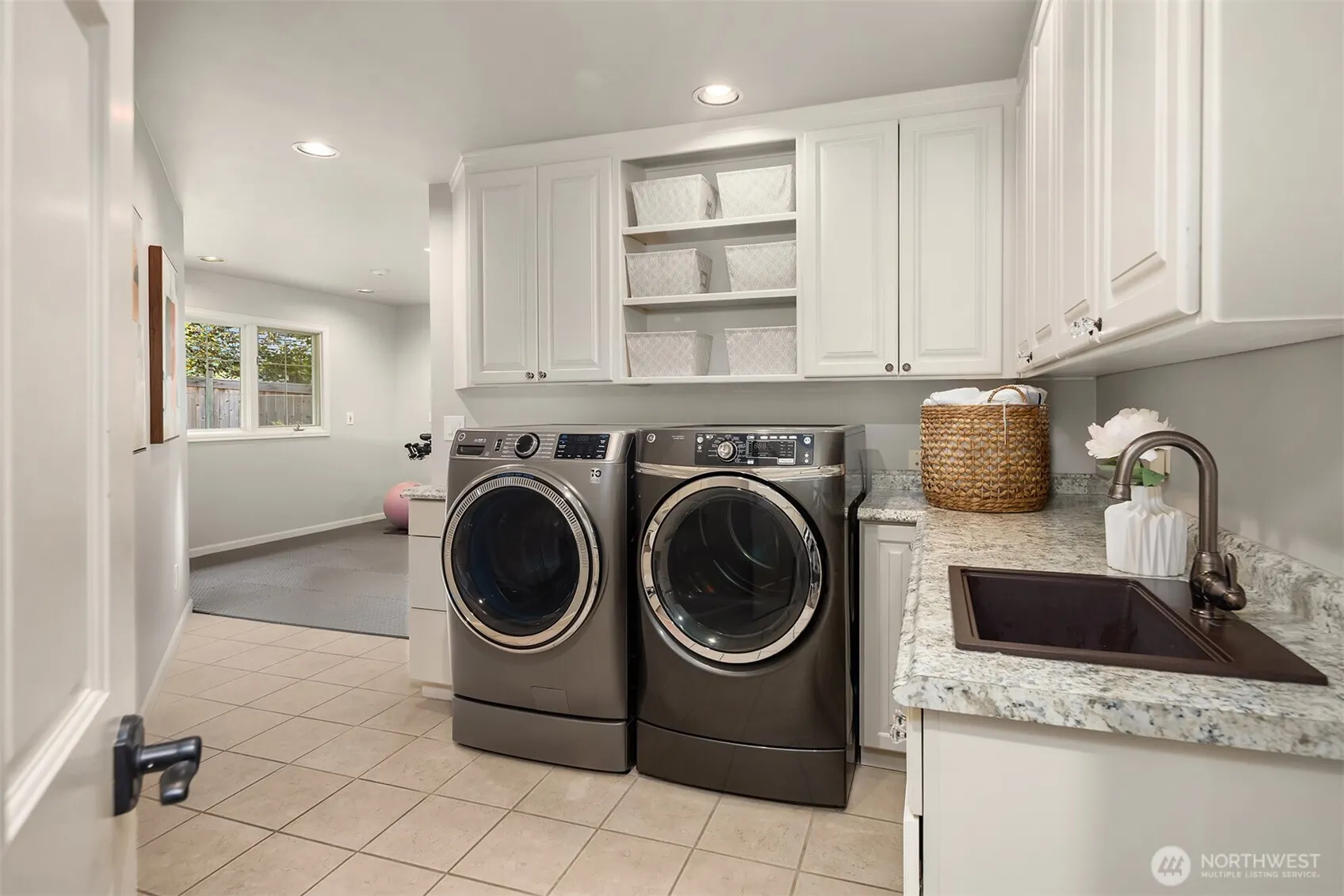 22008 NE 66th Place , Redmond, WA 98053