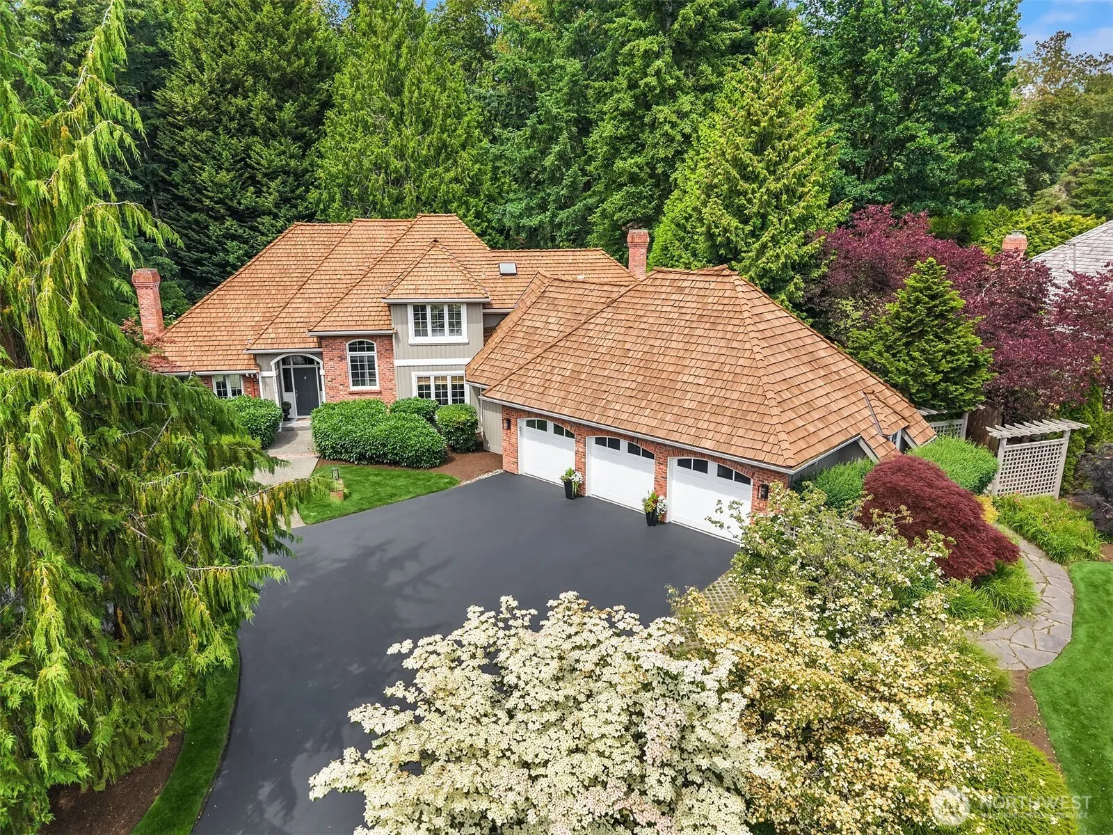 22008 NE 66th Place , Redmond, WA 98053