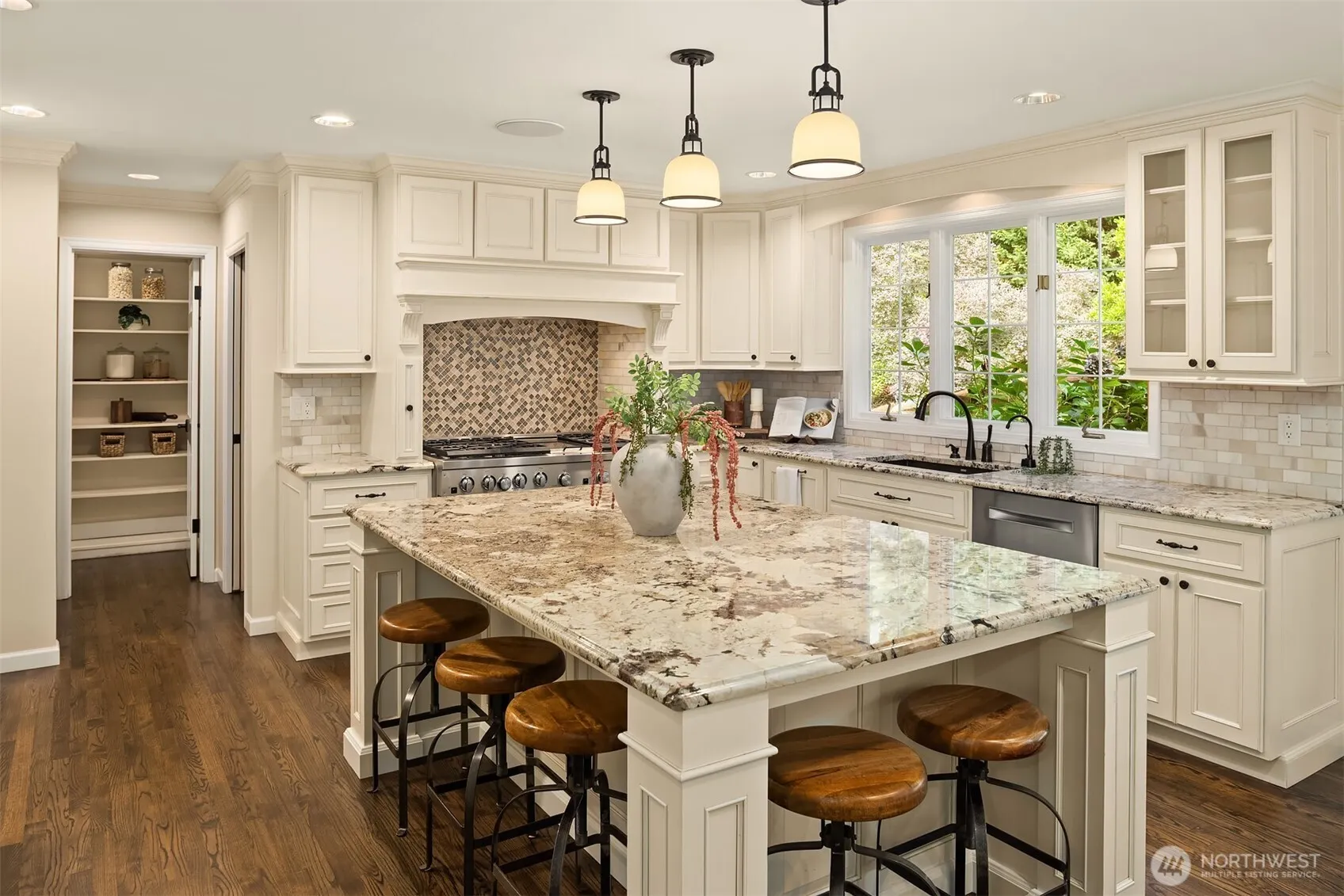 22008 NE 66th Place , Redmond, WA 98053