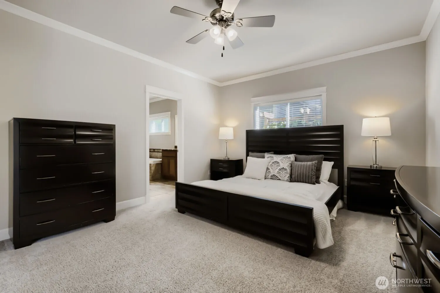 2136 NE Noble Street , Issaquah, WA 98029