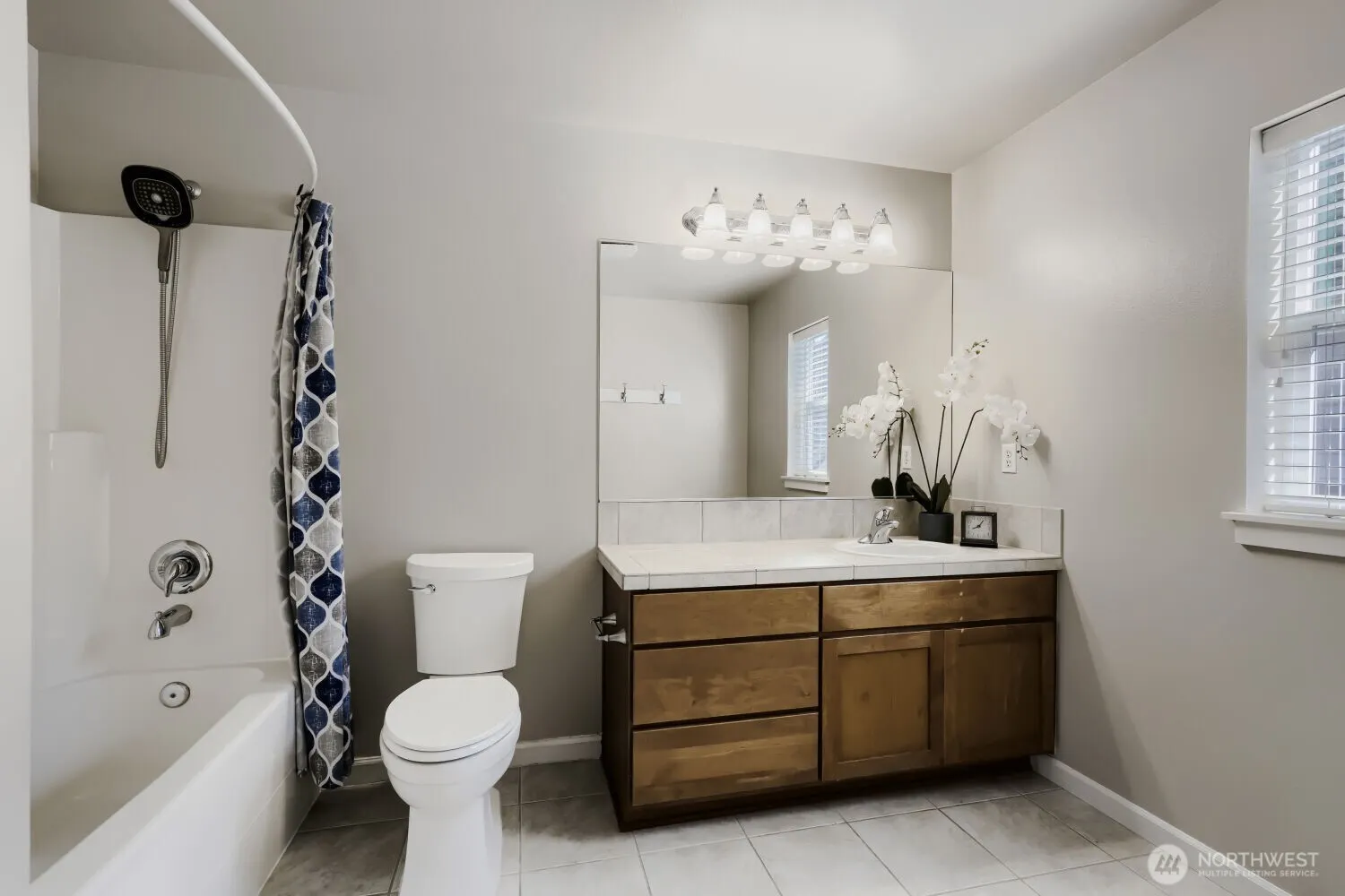 2136 NE Noble Street , Issaquah, WA 98029