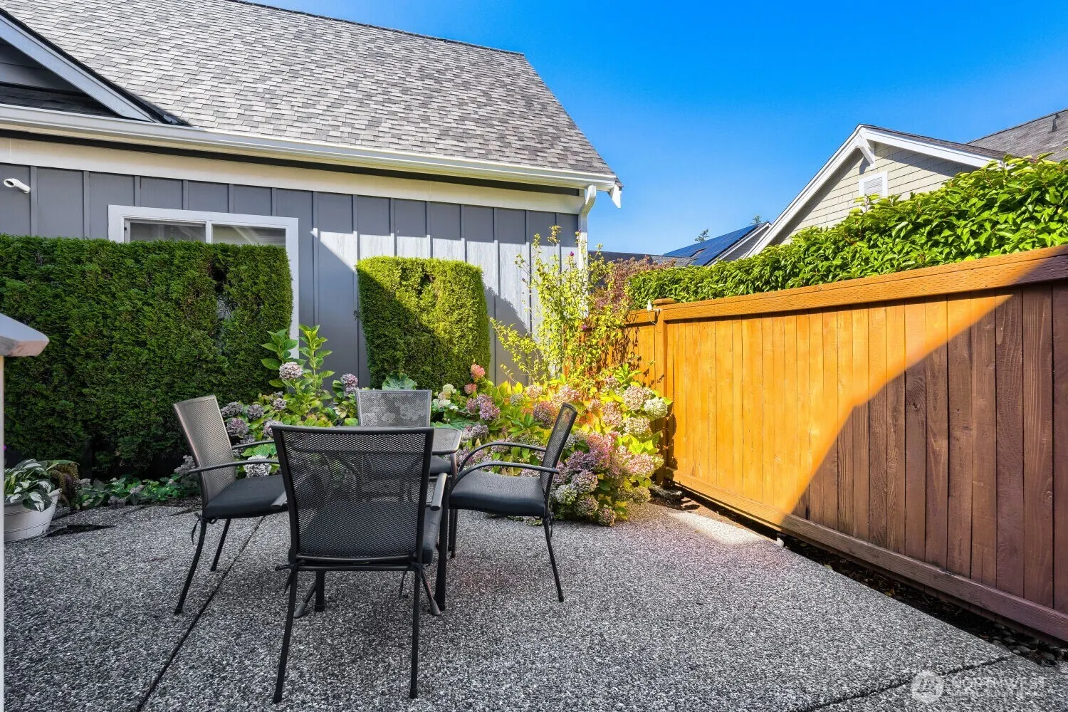 2136 NE Noble Street , Issaquah, WA 98029