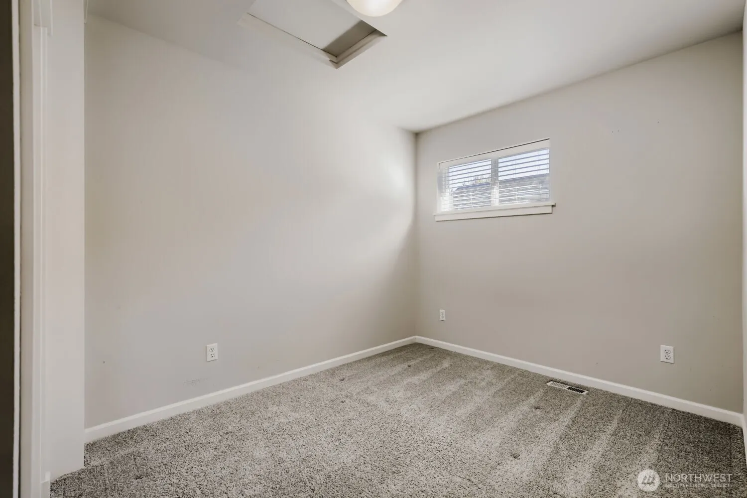 2136 NE Noble Street , Issaquah, WA 98029