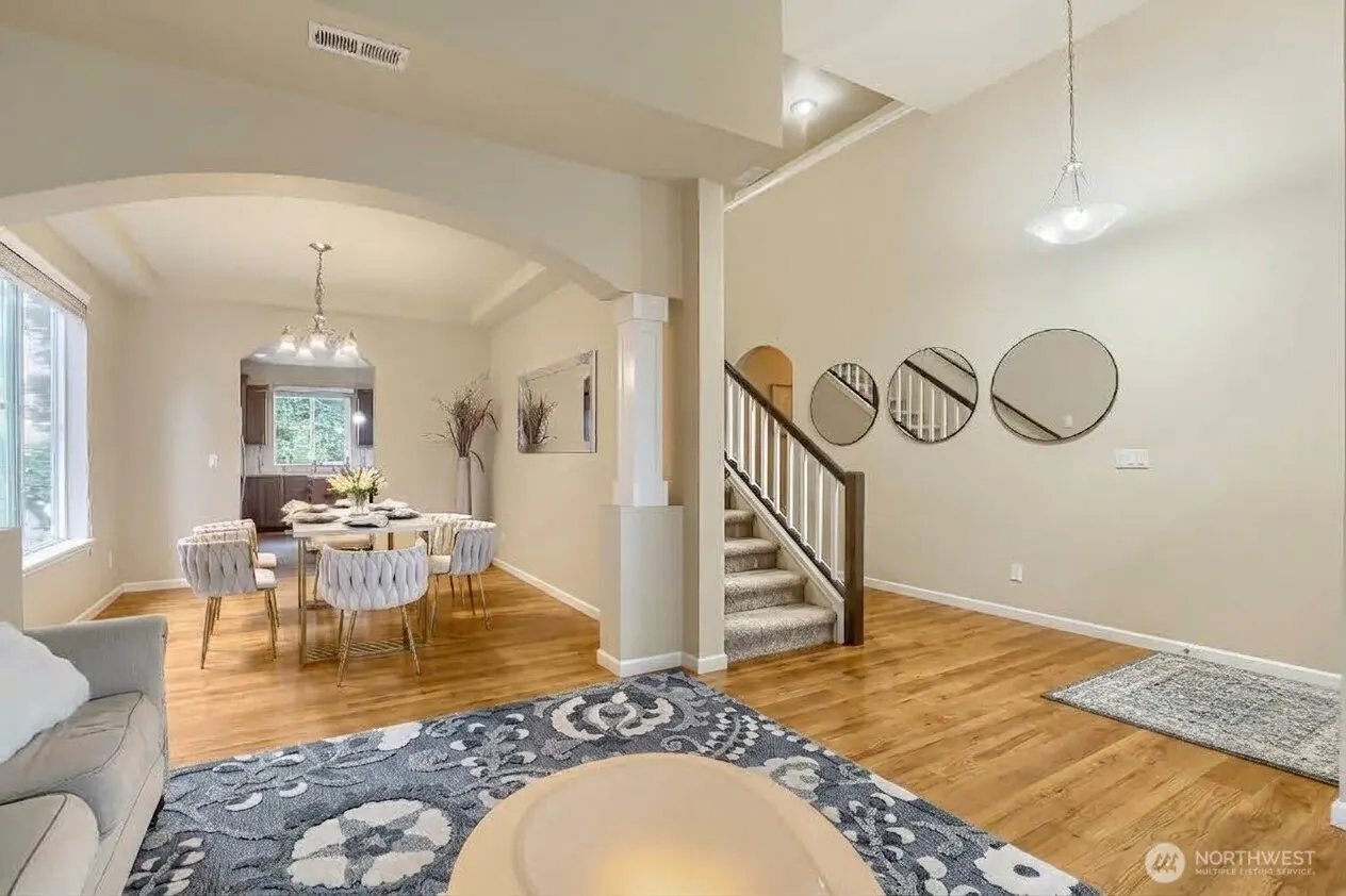 537 Queen Avenue NE, Renton, WA 98056