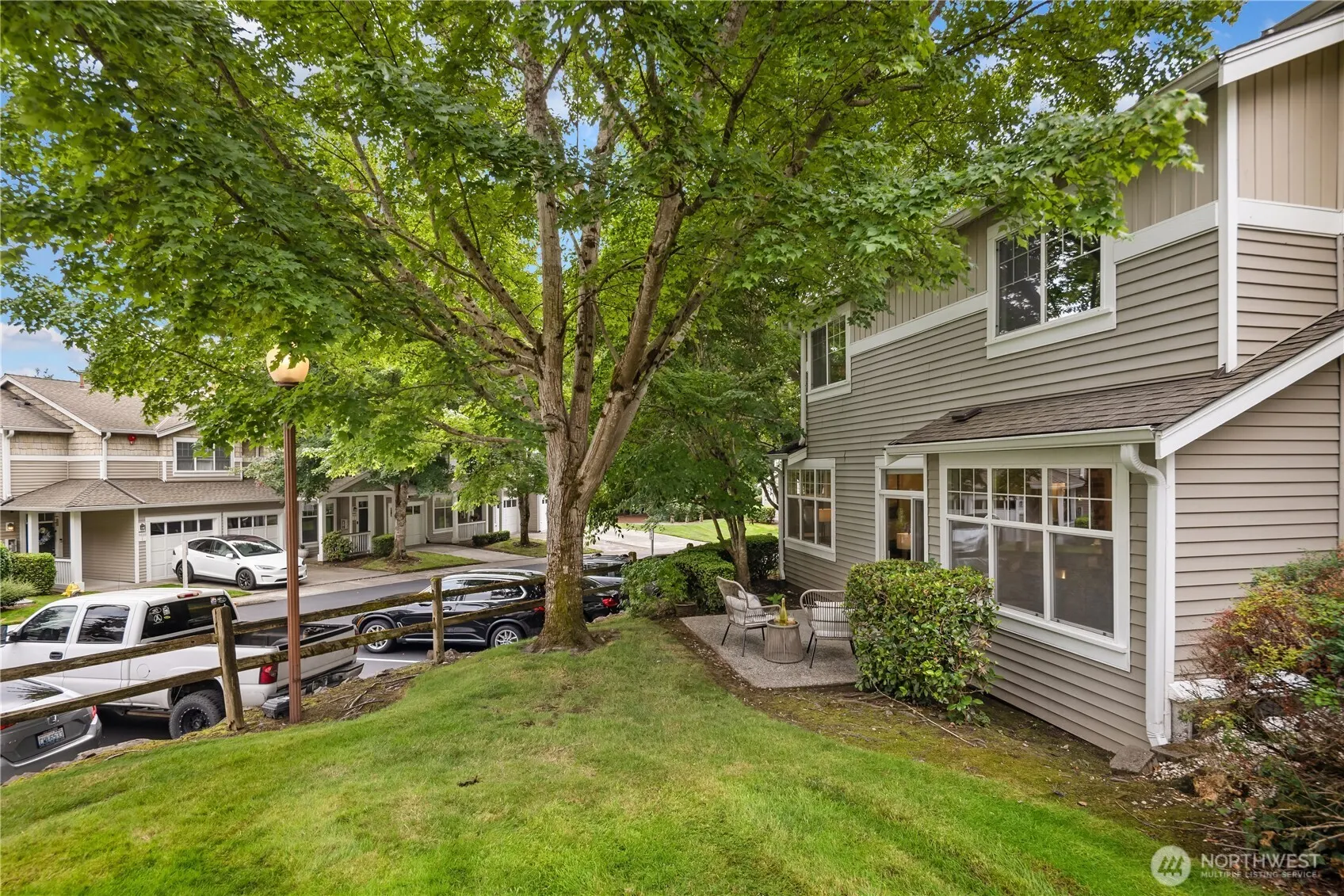 17824 NE 96th Way #3, Redmond, WA 98052