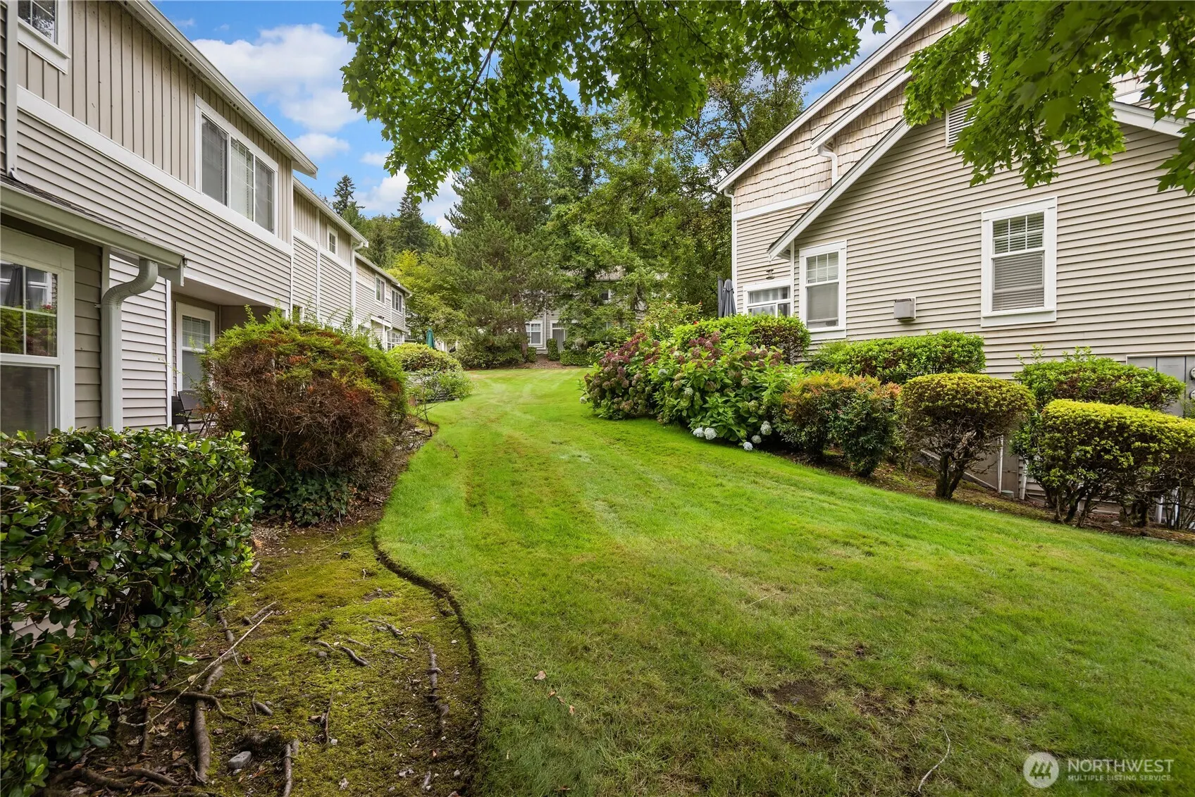 17824 NE 96th Way #3, Redmond, WA 98052