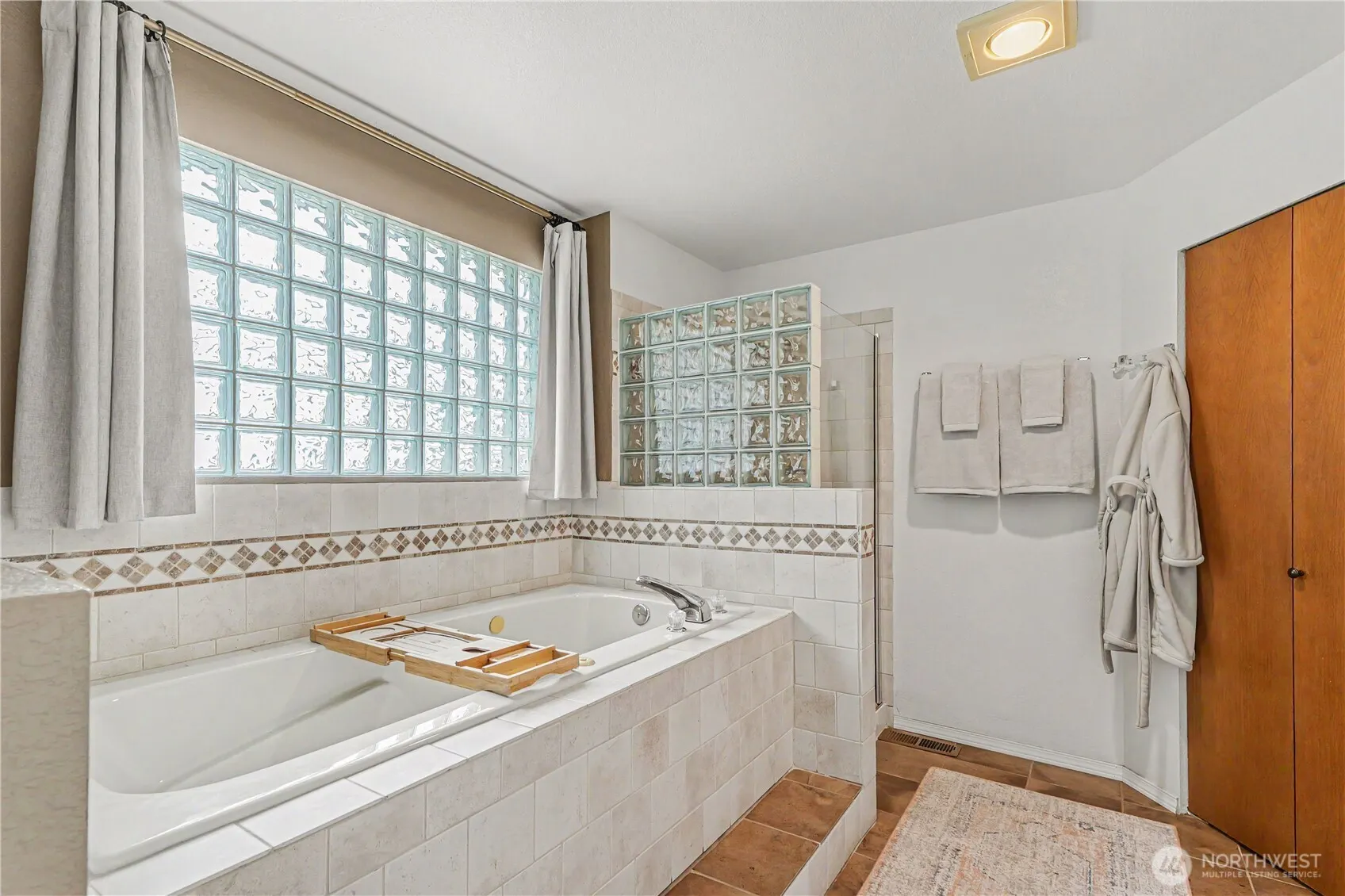 11902 NE 168th Street , Bothell, WA 98011