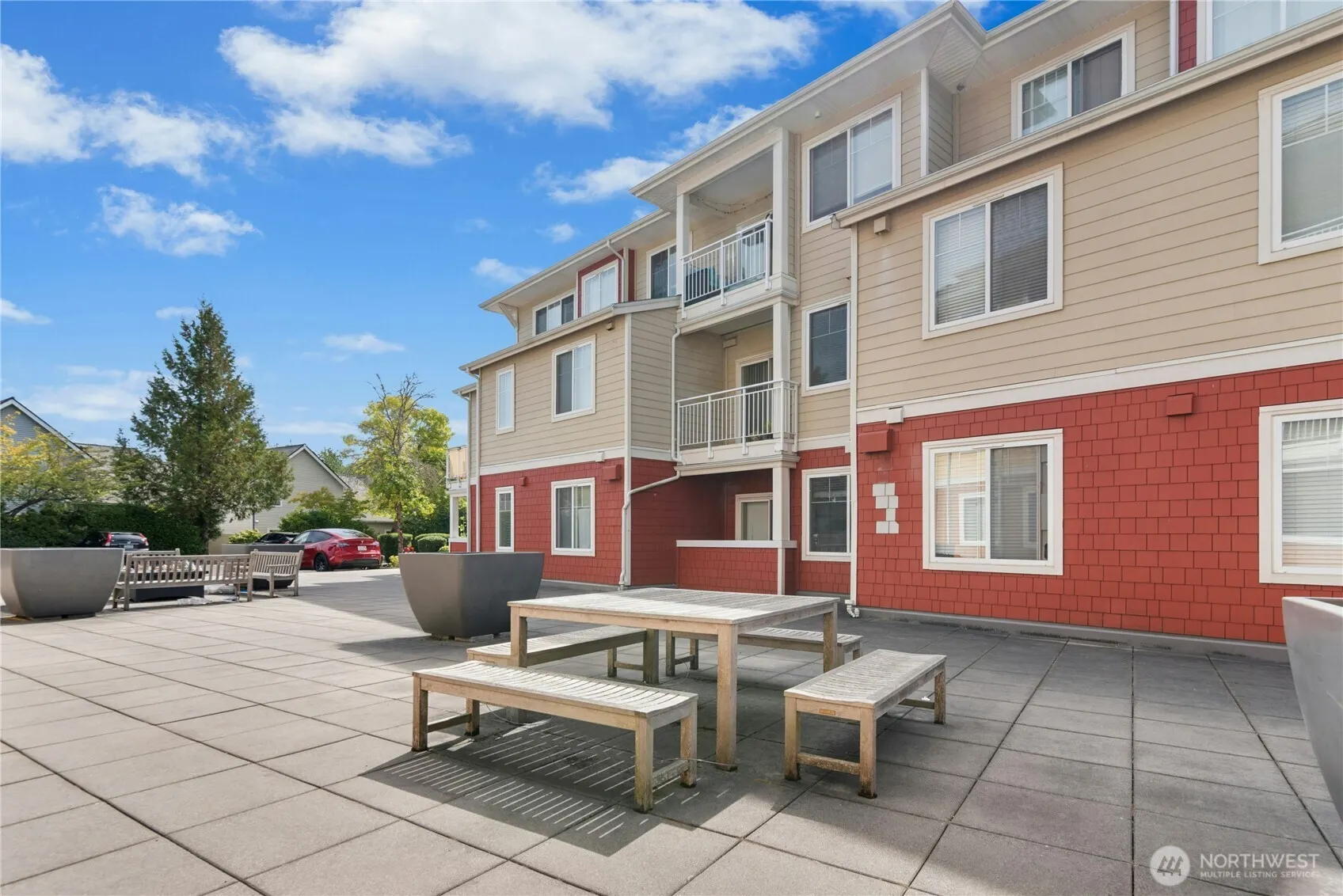 517 225th Lane NE #E202, Sammamish, WA 98074