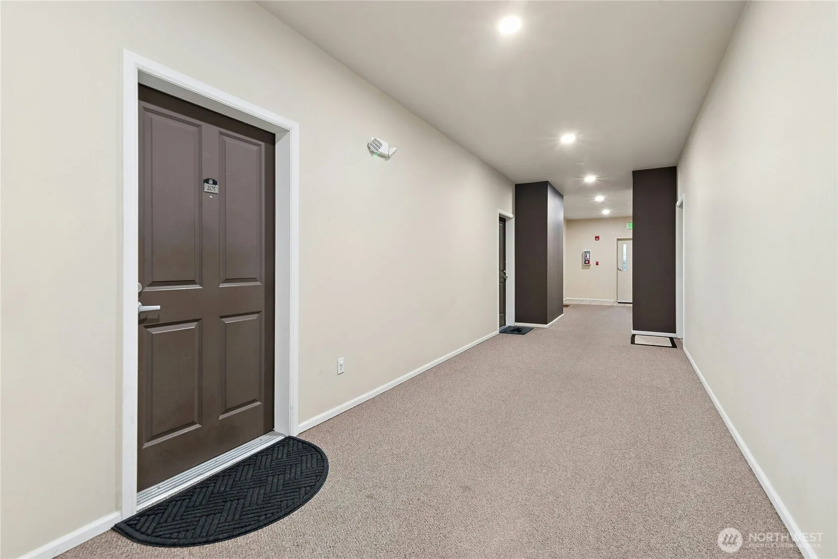 517 225th Lane NE #E202, Sammamish, WA 98074