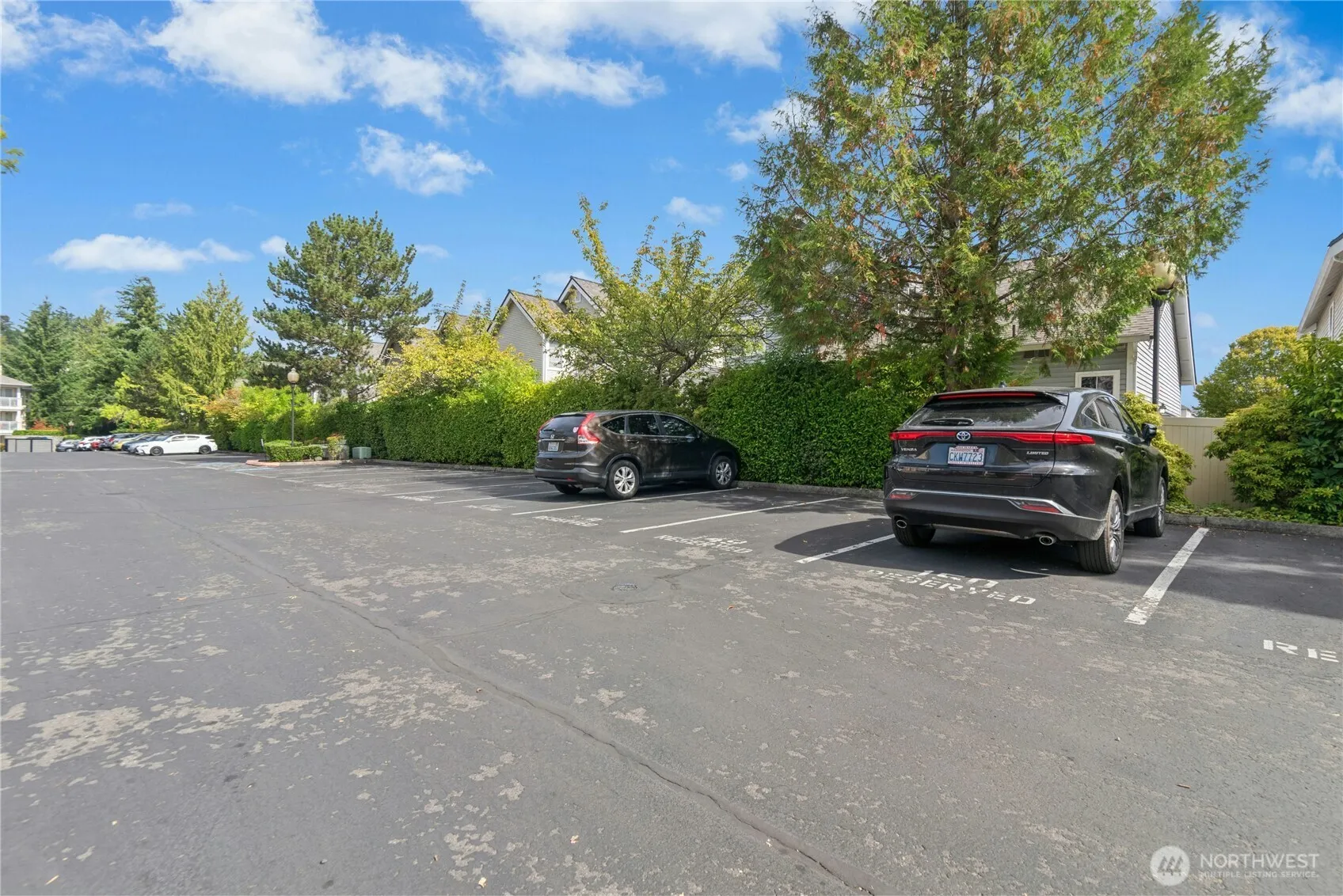 517 225th Lane NE #E202, Sammamish, WA 98074