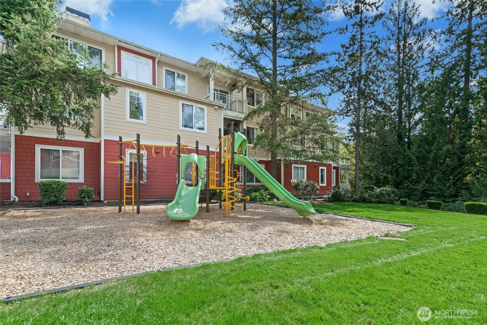 517 225th Lane NE #E202, Sammamish, WA 98074