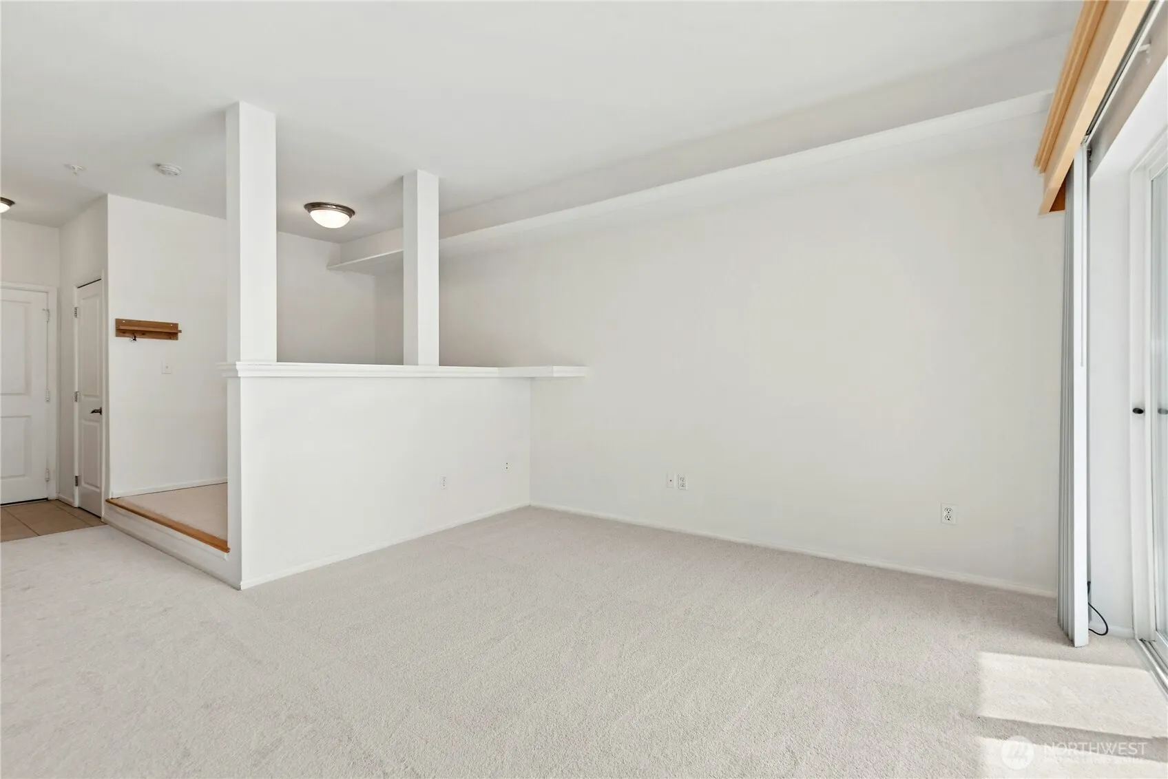 517 225th Lane NE #E202, Sammamish, WA 98074