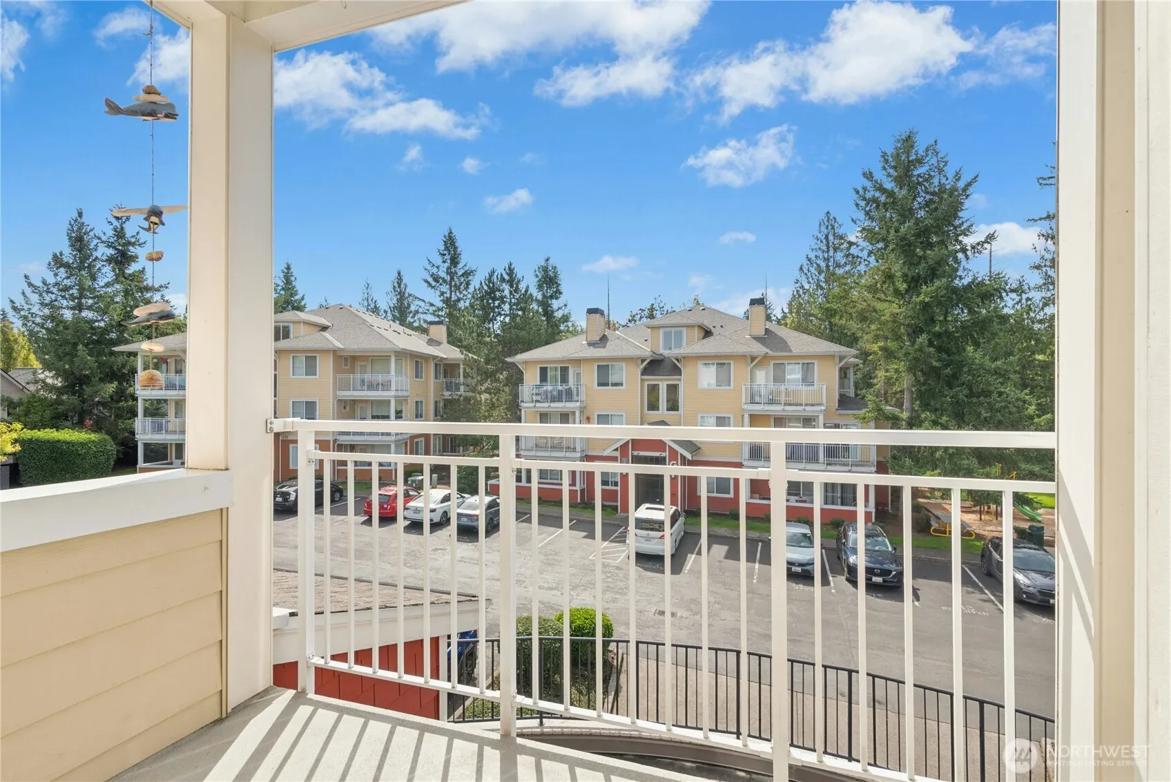 517 225th Lane NE #E202, Sammamish, WA 98074