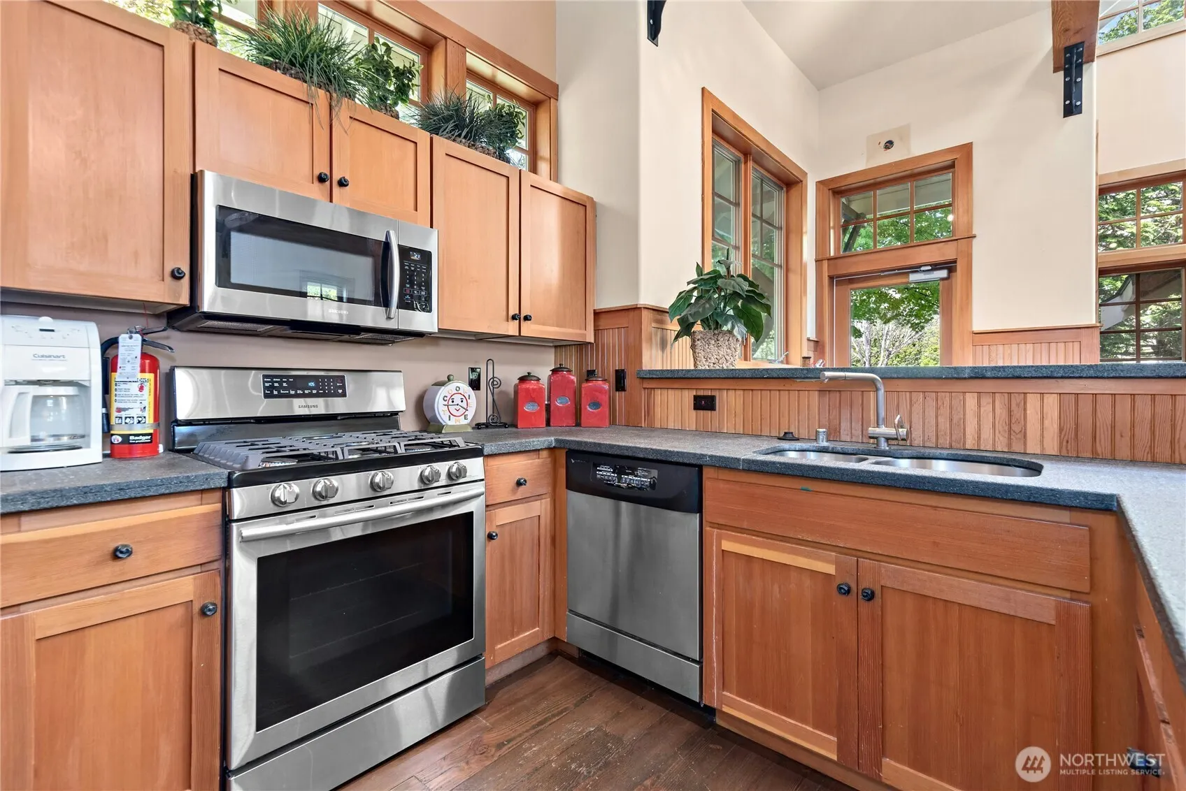 517 225th Lane NE #E202, Sammamish, WA 98074