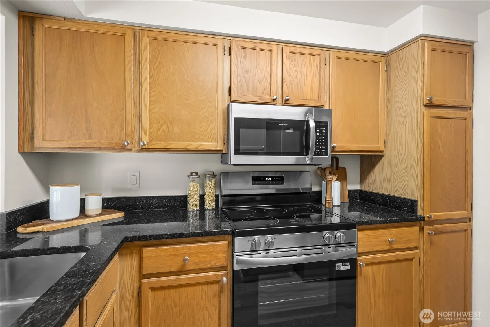 8615 139th Avenue NE, Redmond, WA 98052