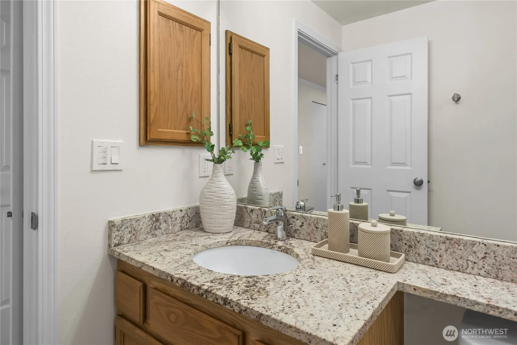 8615 139th Avenue NE, Redmond, WA 98052