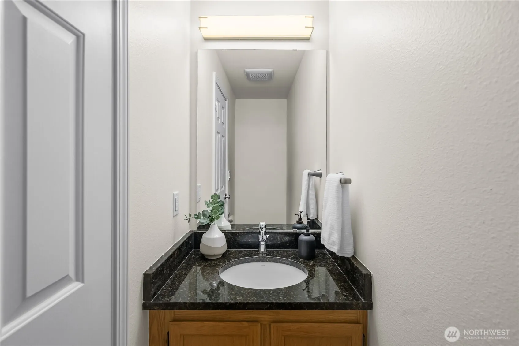 8615 139th Avenue NE, Redmond, WA 98052
