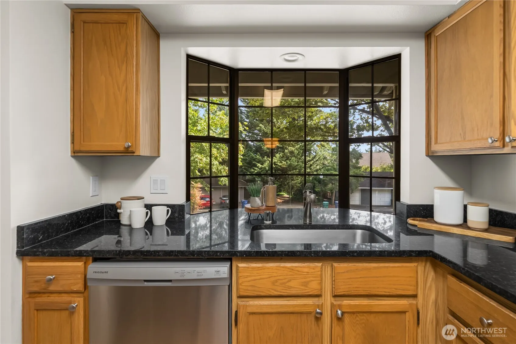 8615 139th Avenue NE, Redmond, WA 98052