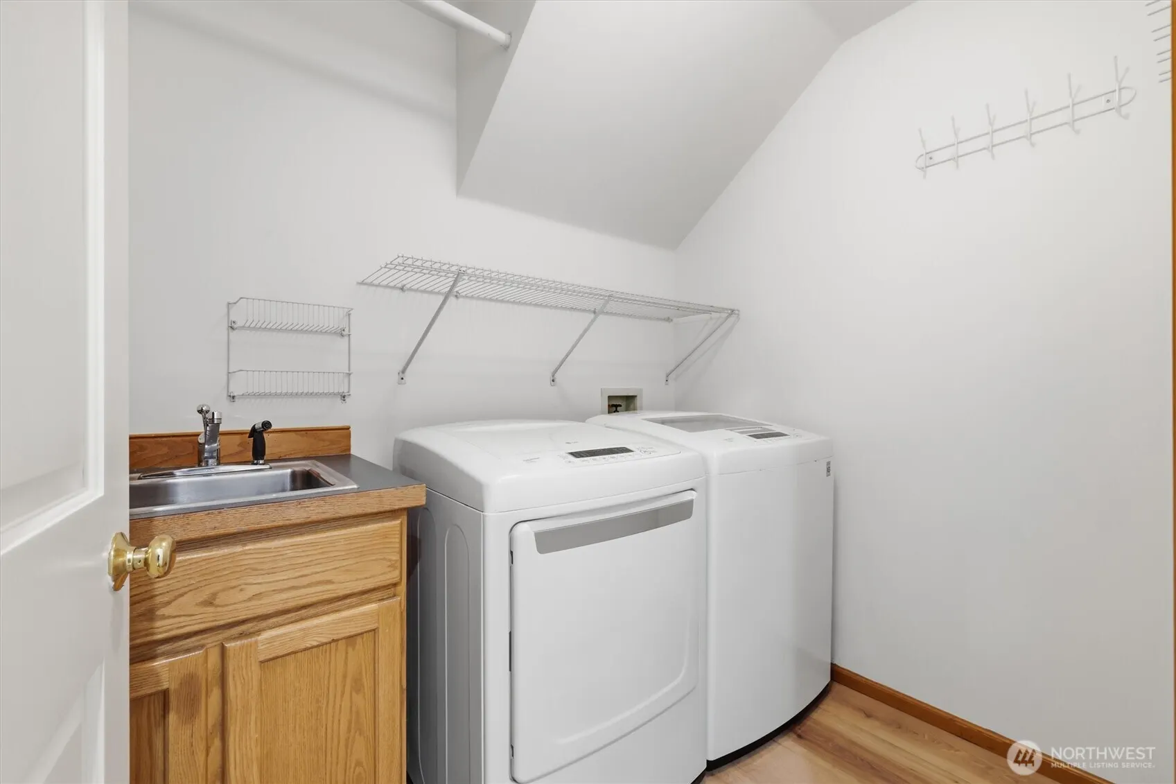 19204 SE 25th Street , Sammamish, WA 98075-7491