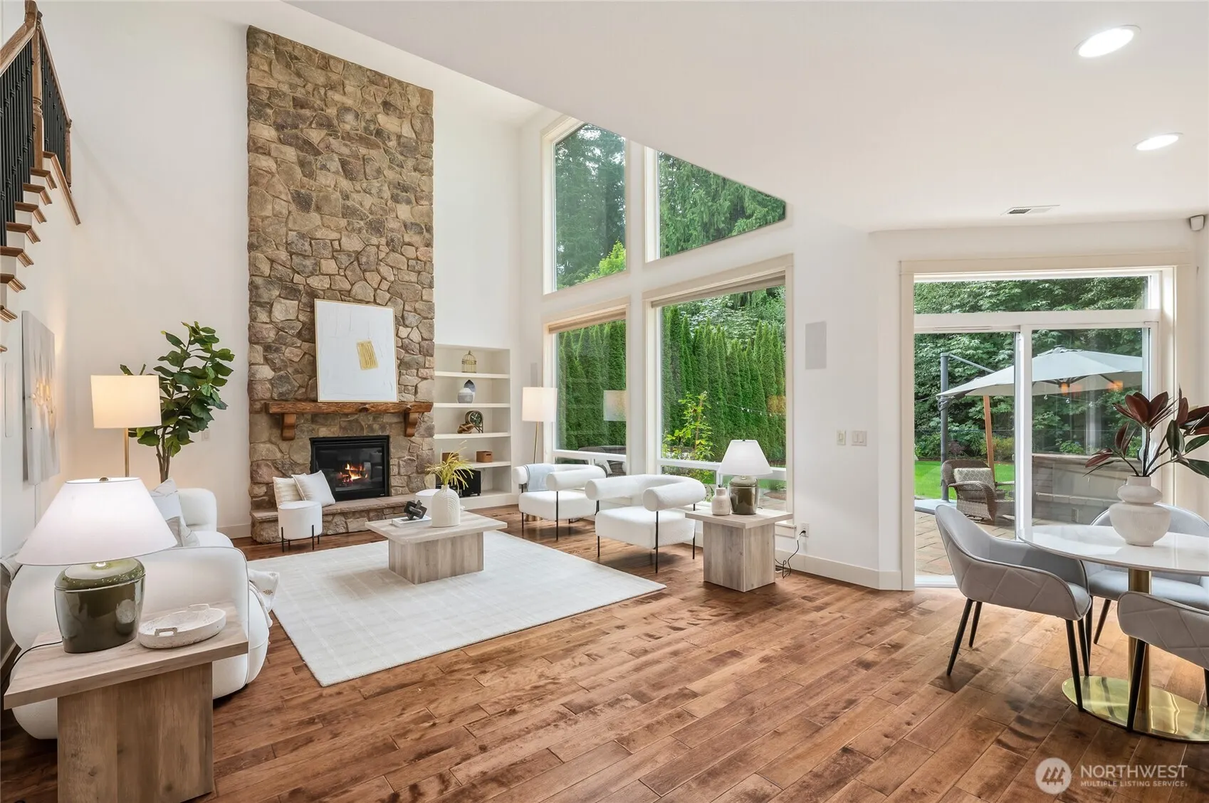10711 Elliston Way NE, Redmond, WA 98053-5747
