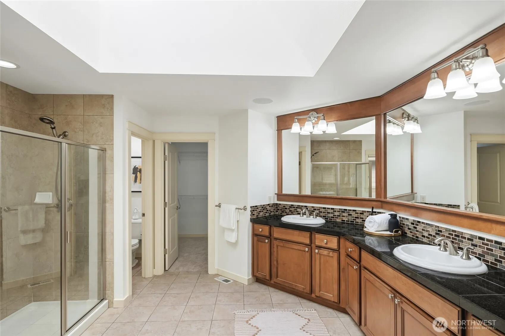 10711 Elliston Way NE, Redmond, WA 98053-5747